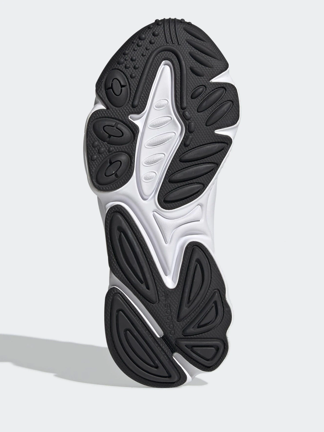 Кроссовки Adidas OZWEEGO модель EE7773 Кроссовки Adidas OZWEEGO модель EE7773 Фото