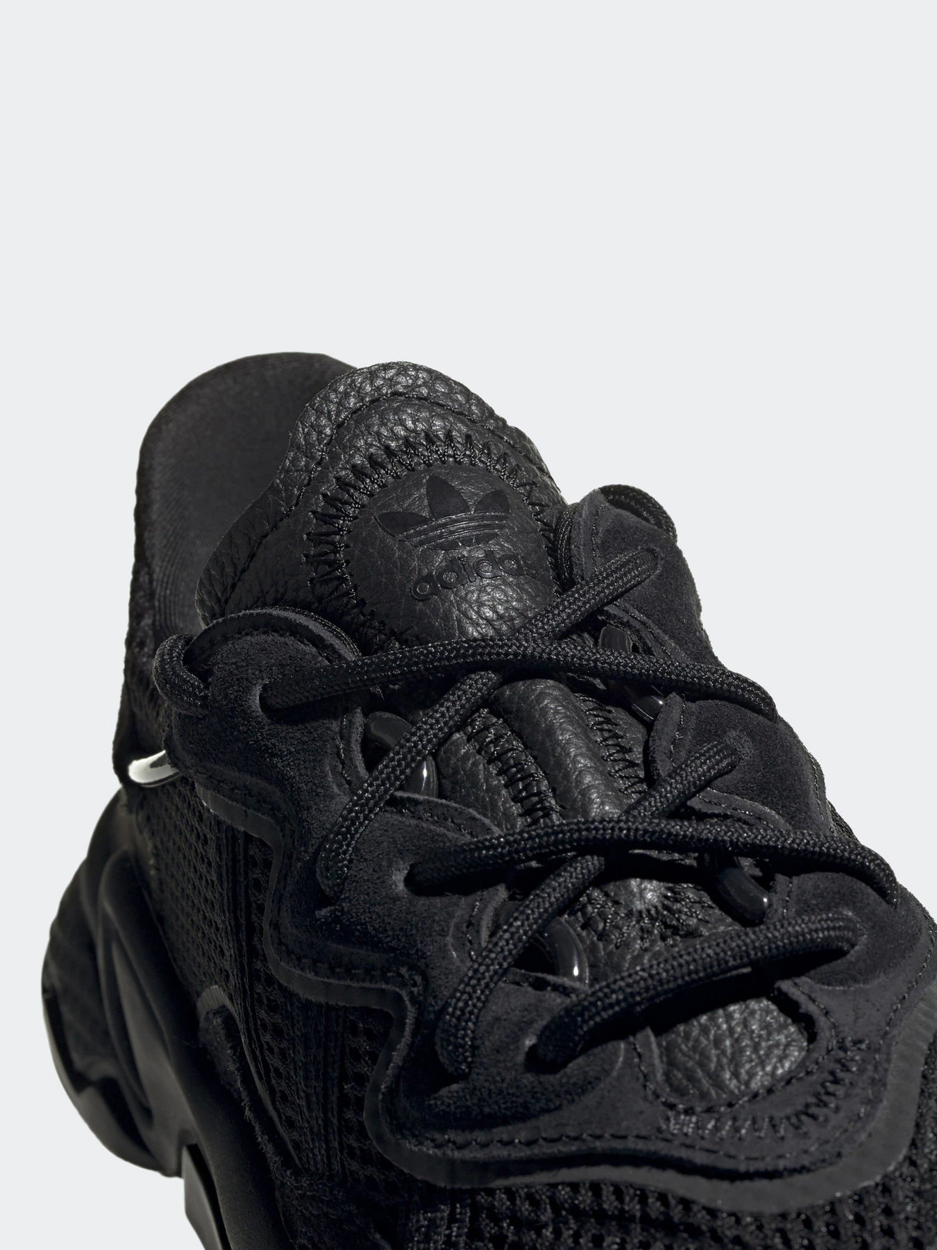 Кроссовки Adidas OZWEEGO модель EE7775 Кроссовки Adidas OZWEEGO модель EE7775 Фото