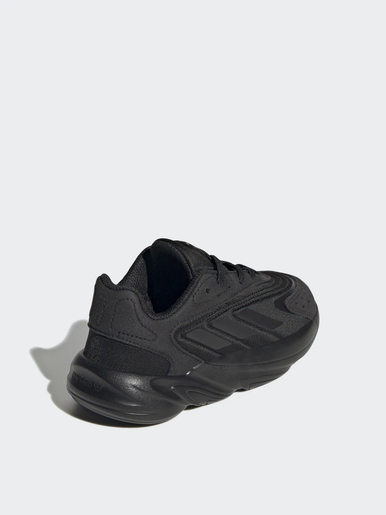 Кроссовки Adidas Ozelia модель H04742 Кроссовки Adidas Ozelia модель H04742 Фото
