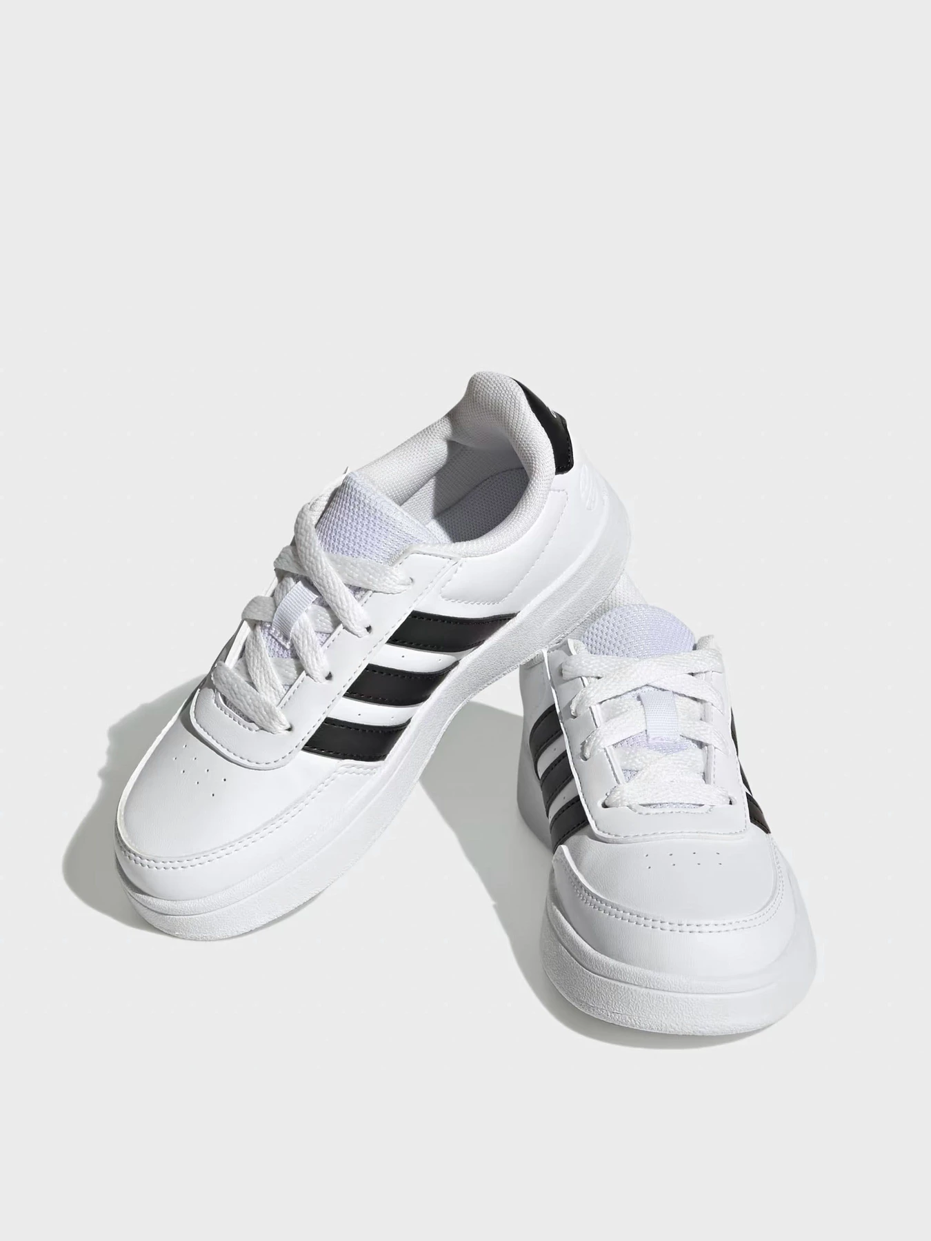 Кеди Adidas BREAKNET LIFESTYLE COURT LACE модель HP8956 Кеди Adidas BREAKNET LIFESTYLE COURT LACE модель HP8956 Фото