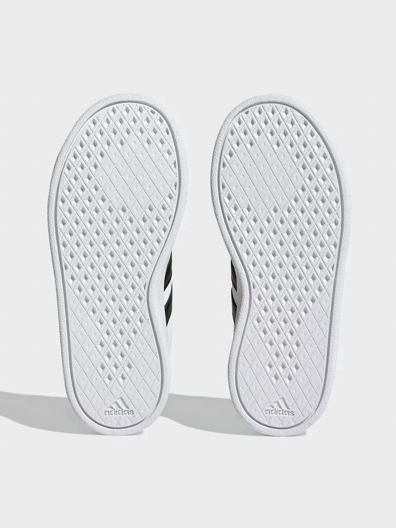 Кеди Adidas BREAKNET LIFESTYLE COURT LACE модель HP8956 Кеди Adidas BREAKNET LIFESTYLE COURT LACE модель HP8956 Фото
