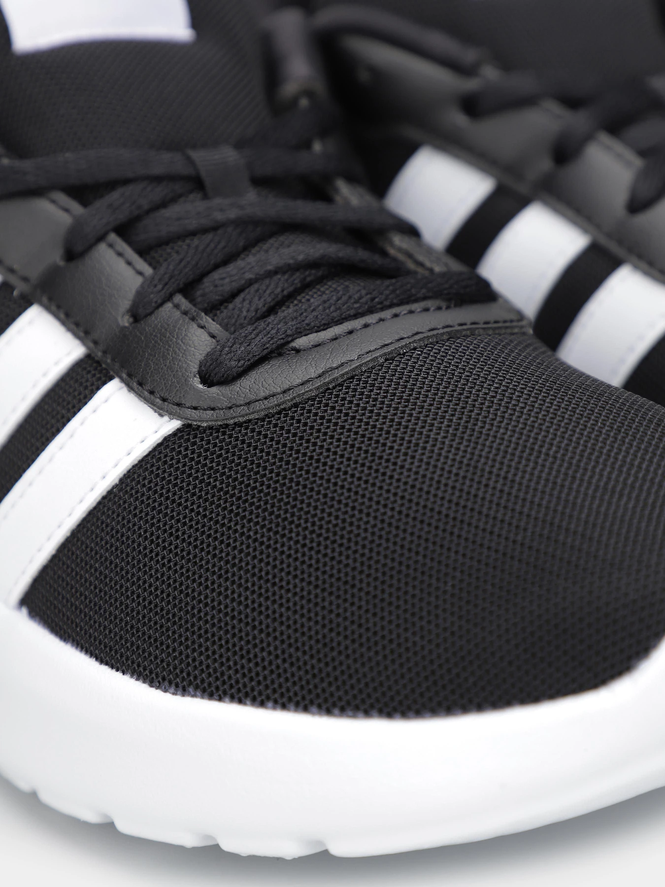 Кросівки Adidas LITE RACER 3 модель IE2730 Кросівки Adidas LITE RACER 3 модель IE2730 Фото