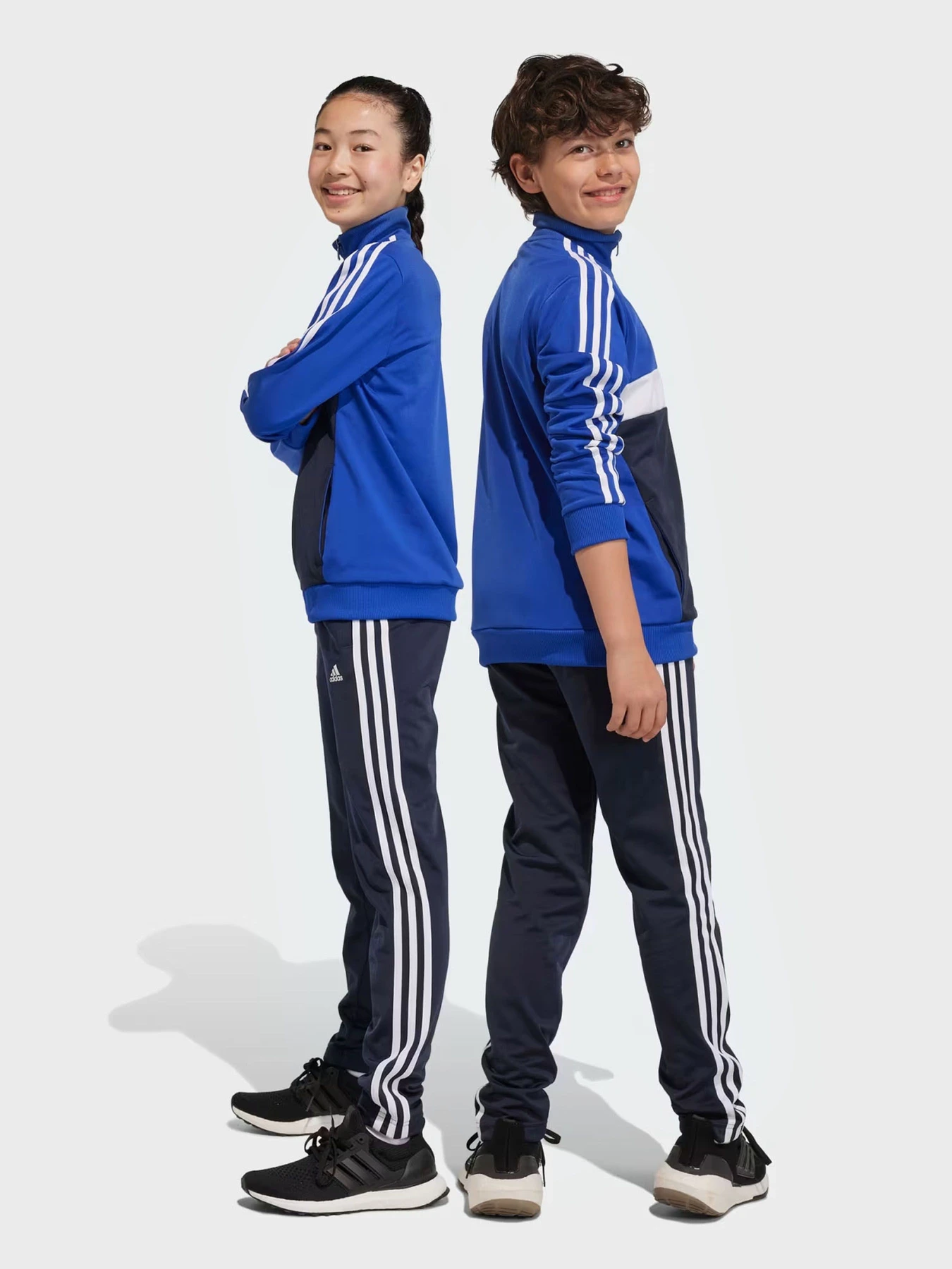 Костюмы Adidas ESSENTIALS 3-STRIPES модель IB4108 Костюмы Adidas ESSENTIALS 3-STRIPES модель IB4108 Фото