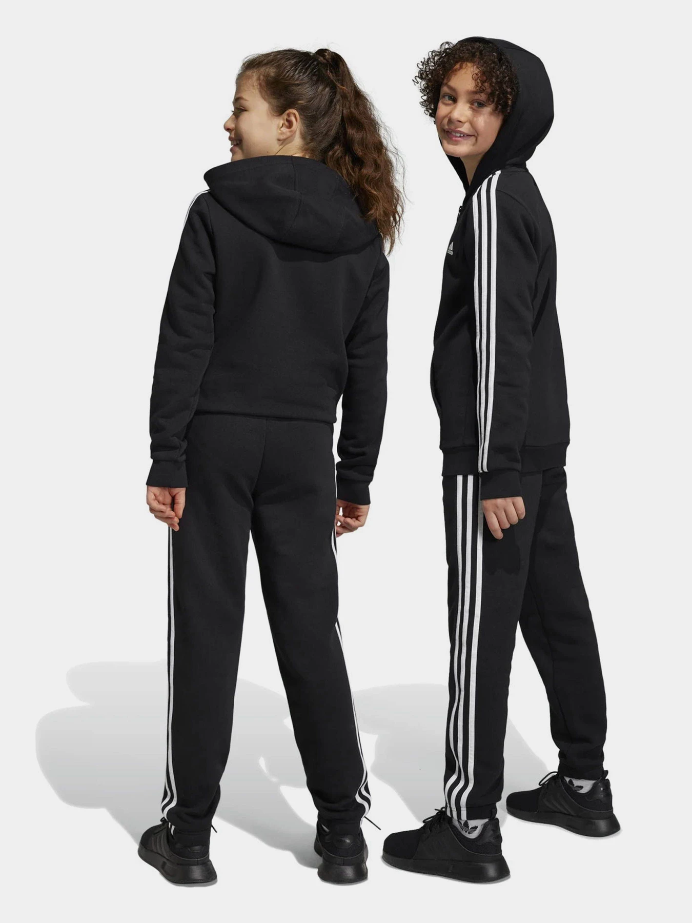 Брюки Adidas ESSENTIALS 3-STRIPES FLEECE модель HR6333 Брюки Adidas ESSENTIALS 3-STRIPES FLEECE модель HR6333 Фото