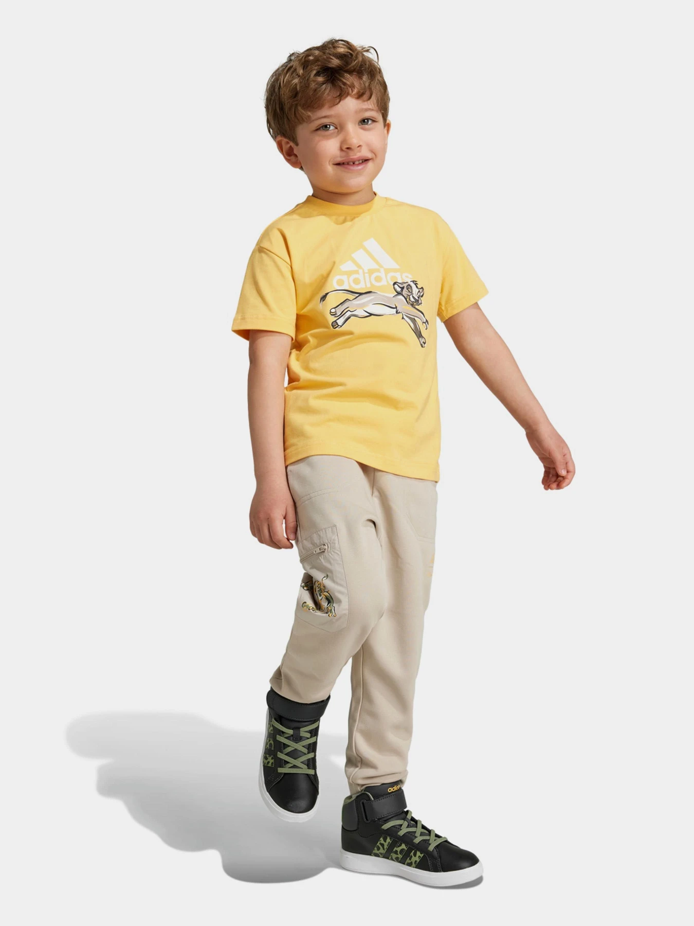 Брюки Adidas DISNEY LION KING модель IV9642 Брюки Adidas DISNEY LION KING модель IV9642 Фото