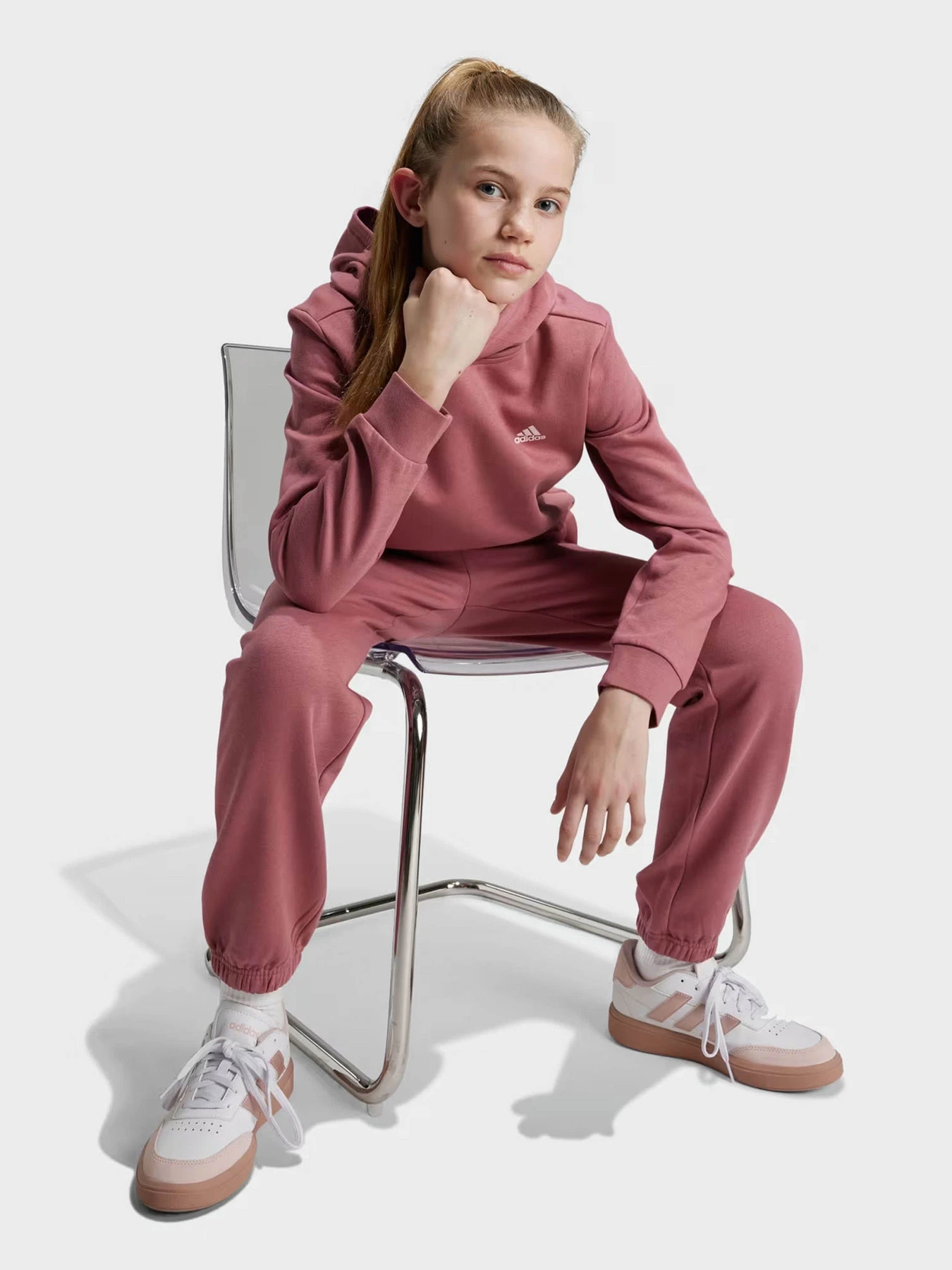 Худи и свитшоты Adidas ESSENTIALS SMALL LOGO модель IX9509 Худи и свитшоты Adidas ESSENTIALS SMALL LOGO модель IX9509 Фото