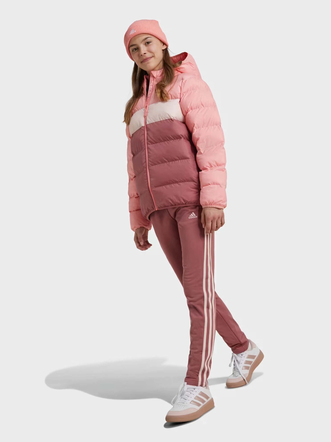 Куртки и дубленки Adidas SYNTHETIC DOWN модель IY6916 Куртки и дубленки Adidas SYNTHETIC DOWN модель IY6916 Фото