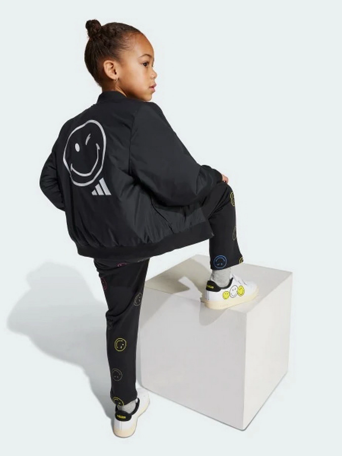 Куртки та дублянки Adidas X SMILEYWORLD модель JL8839 Фото