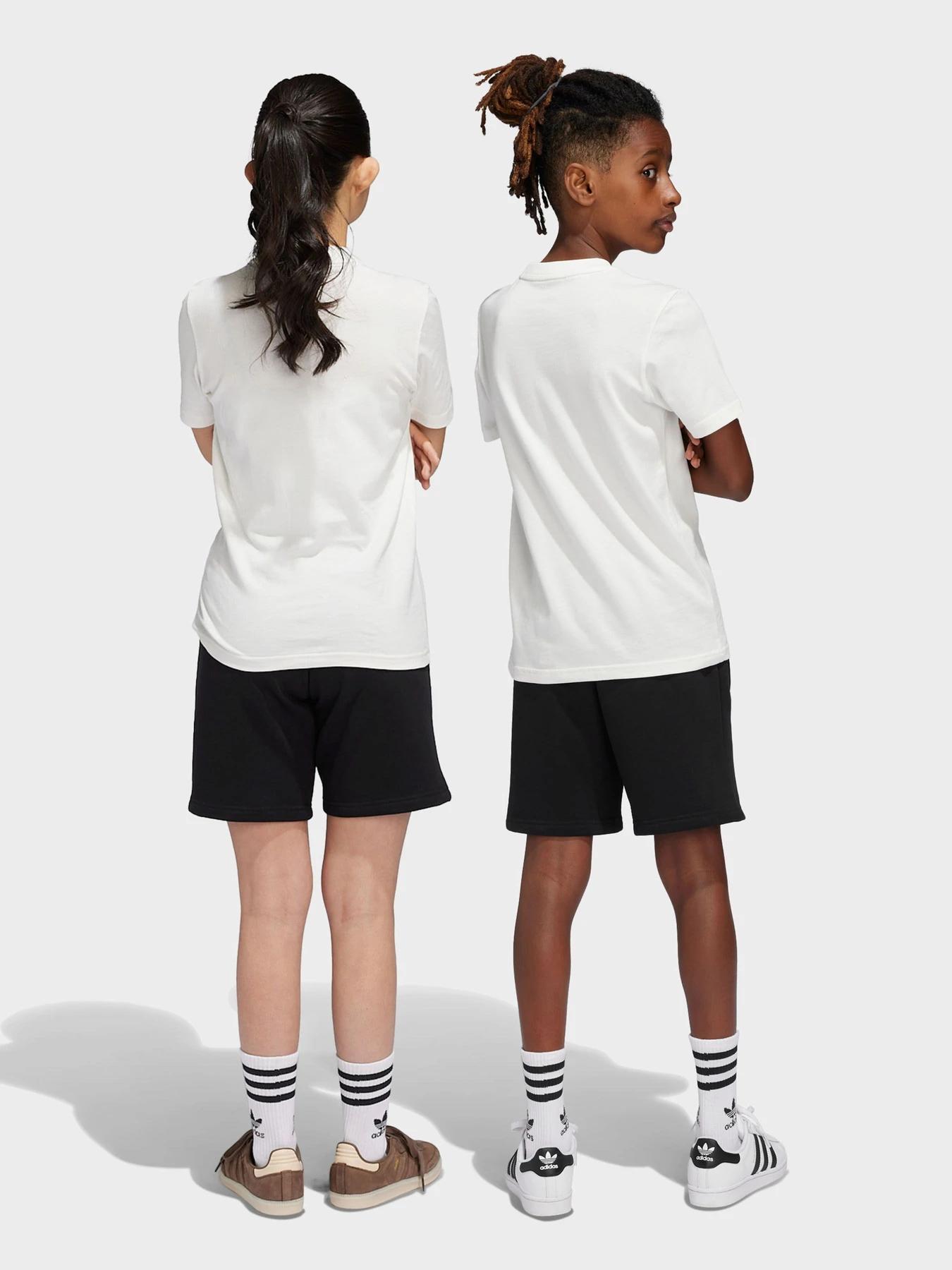 Шорти Adidas SHORTS модель IW3499 Шорти Adidas SHORTS модель IW3499 Фото