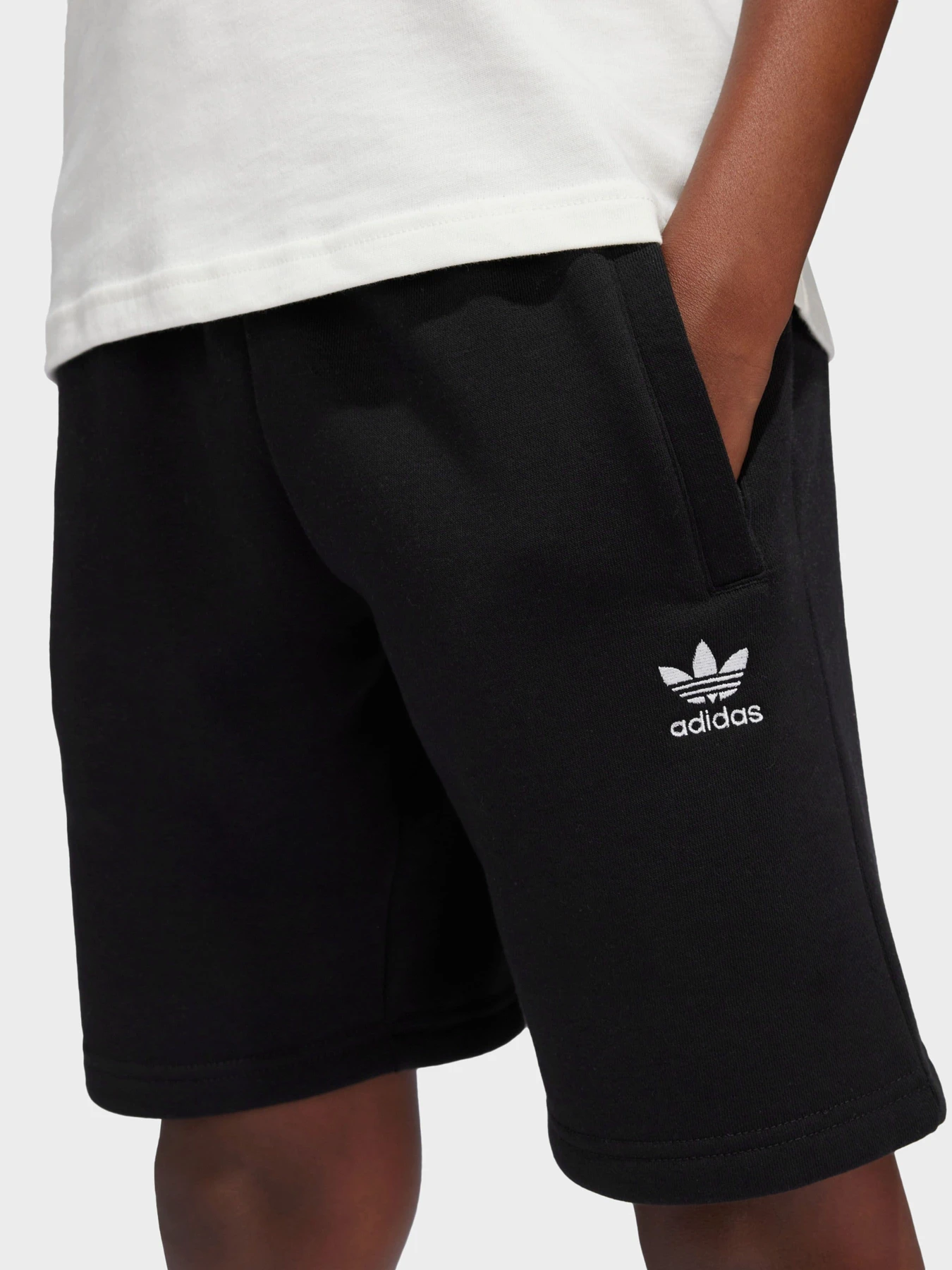 Шорти Adidas SHORTS модель IW3499 Шорти Adidas SHORTS модель IW3499 Фото