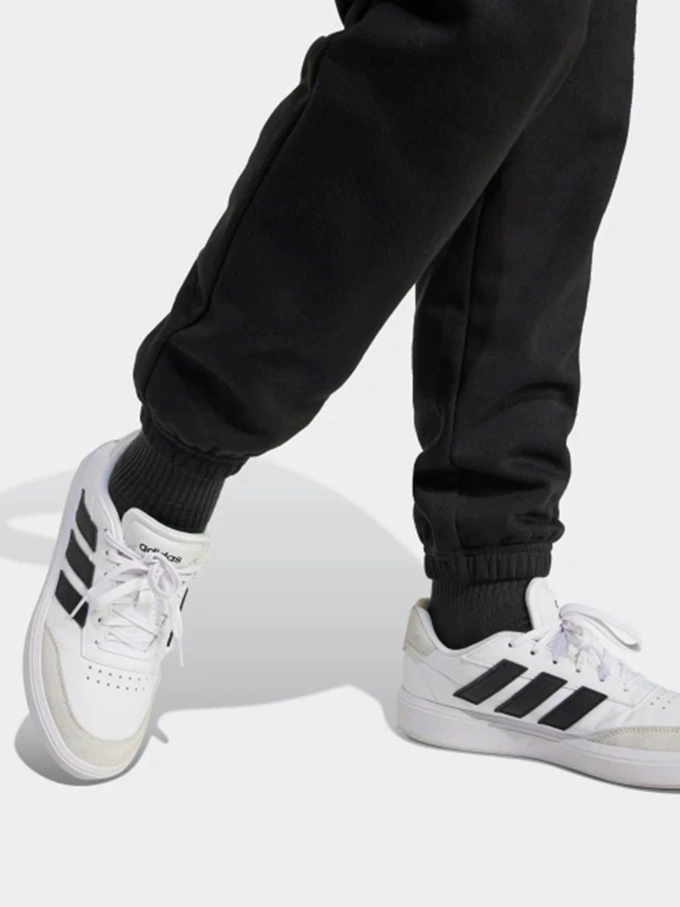 Брюки Adidas ESSENTIALS модель JC9765 Брюки Adidas ESSENTIALS модель JC9765 Фото