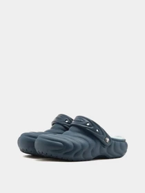 Шльопанці Crocs CLASSIC LINED OVERPUFF CLOG NT модель 210059-48I Фото