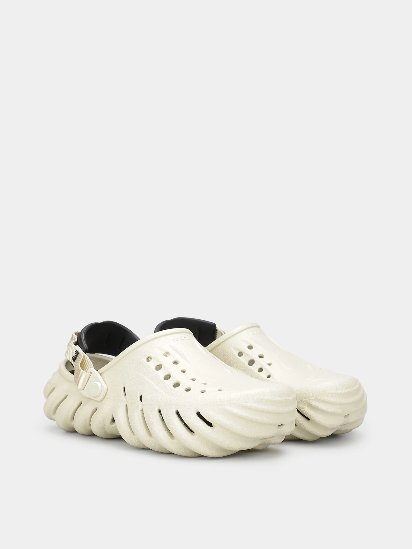 Шлёпанцы Crocs модель 207937-2YJ Шлёпанцы Crocs модель 207937-2YJ Фото