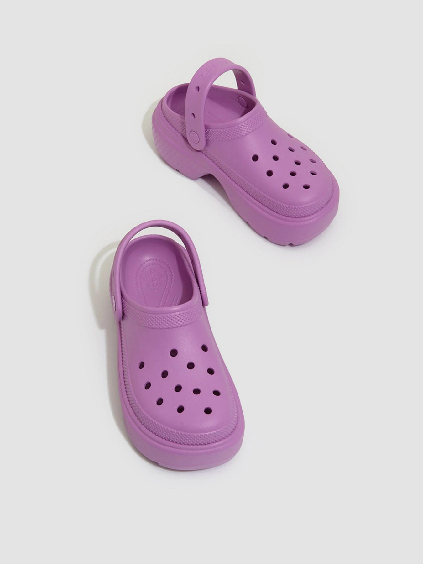 Шлёпанцы Crocs модель 209347-6WQ Шлёпанцы Crocs модель 209347-6WQ Фото