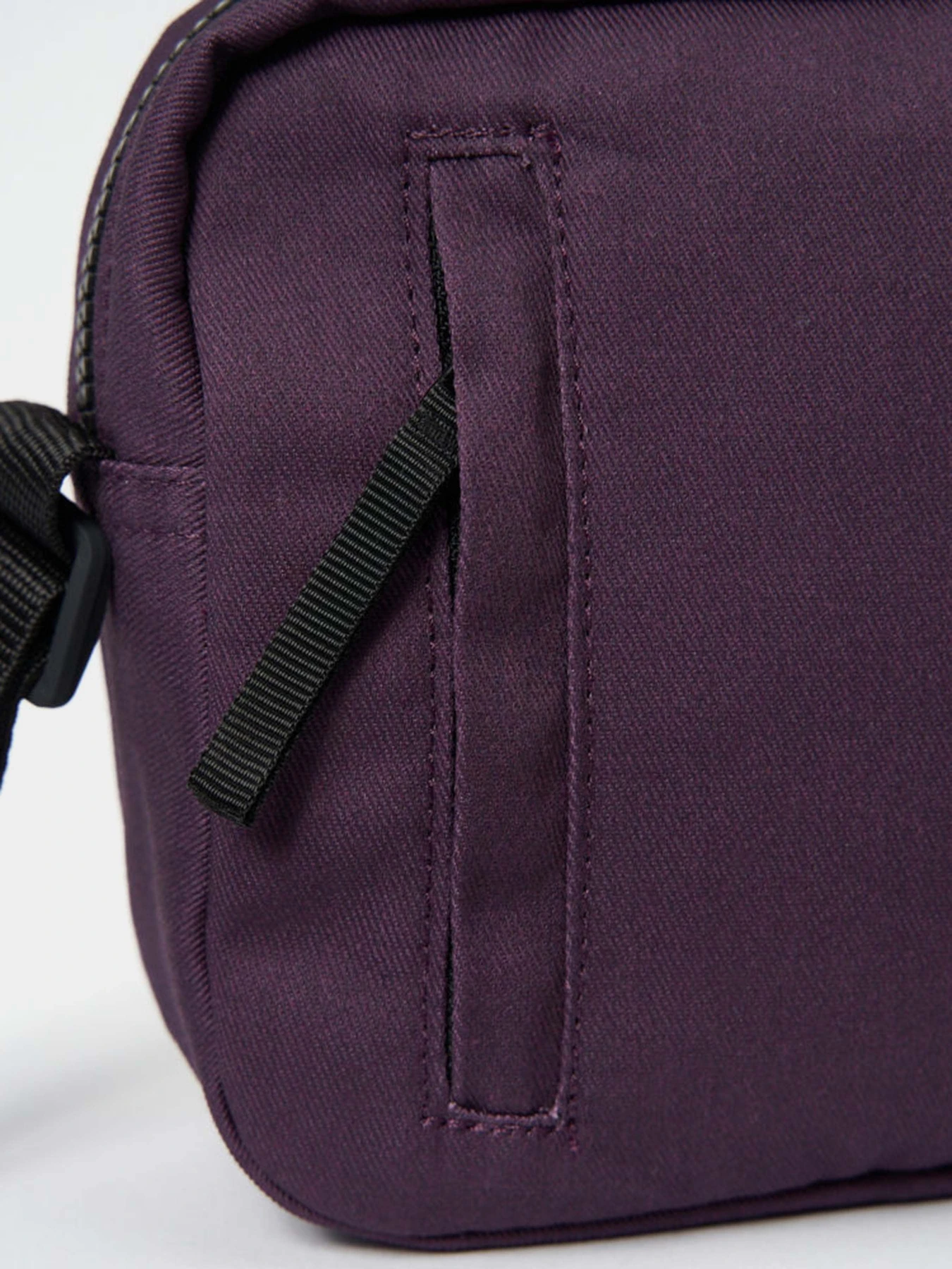 Сумки Dickies Moreauville модель DK0A4YYIJ561 Сумки Dickies Moreauville модель DK0A4YYIJ561 Фото