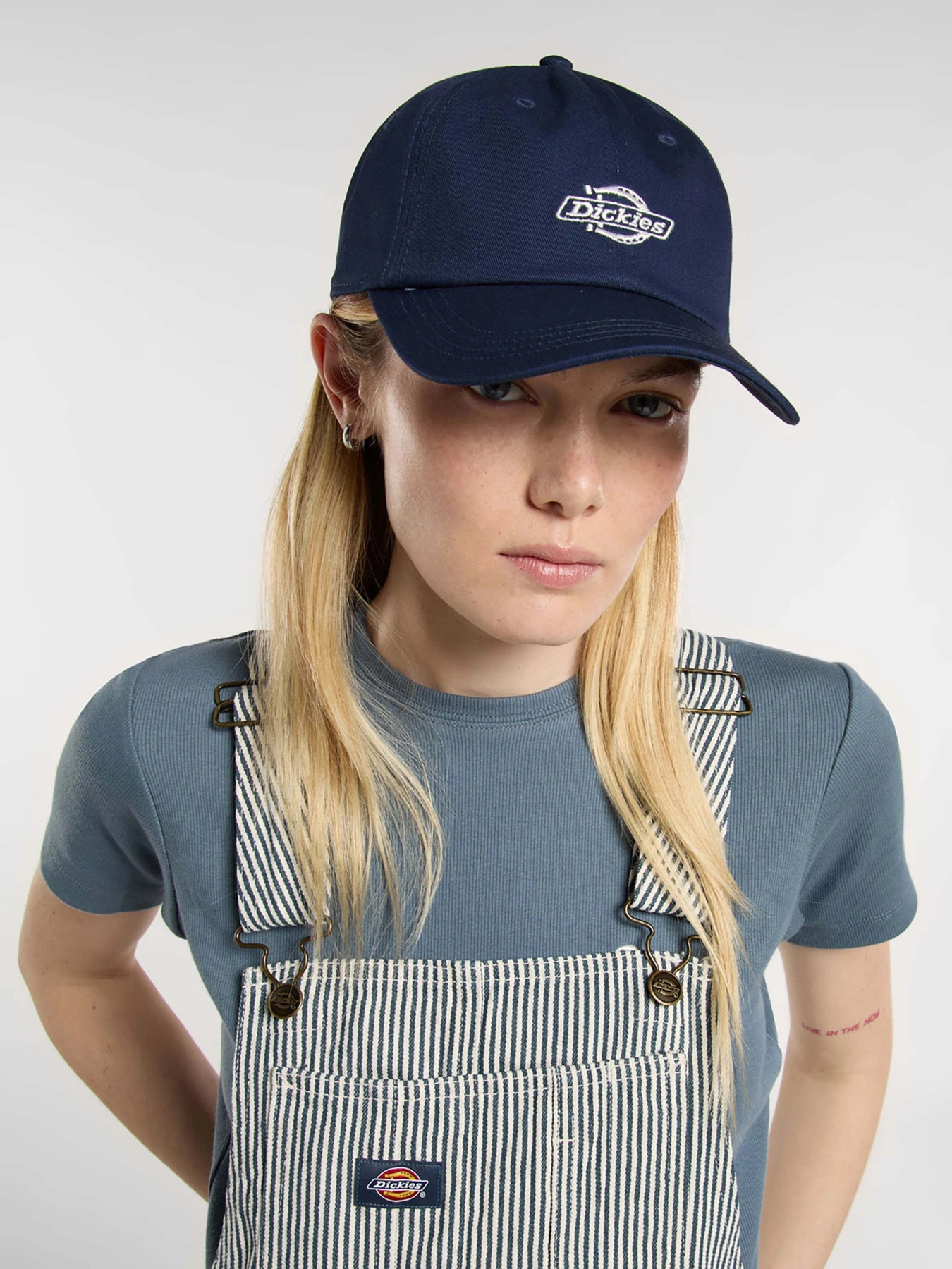Шапки та кепки Dickies Essential Dad модель DK0A4Z6NCT91 Шапки та кепки Dickies Essential Dad модель DK0A4Z6NCT91 Фото