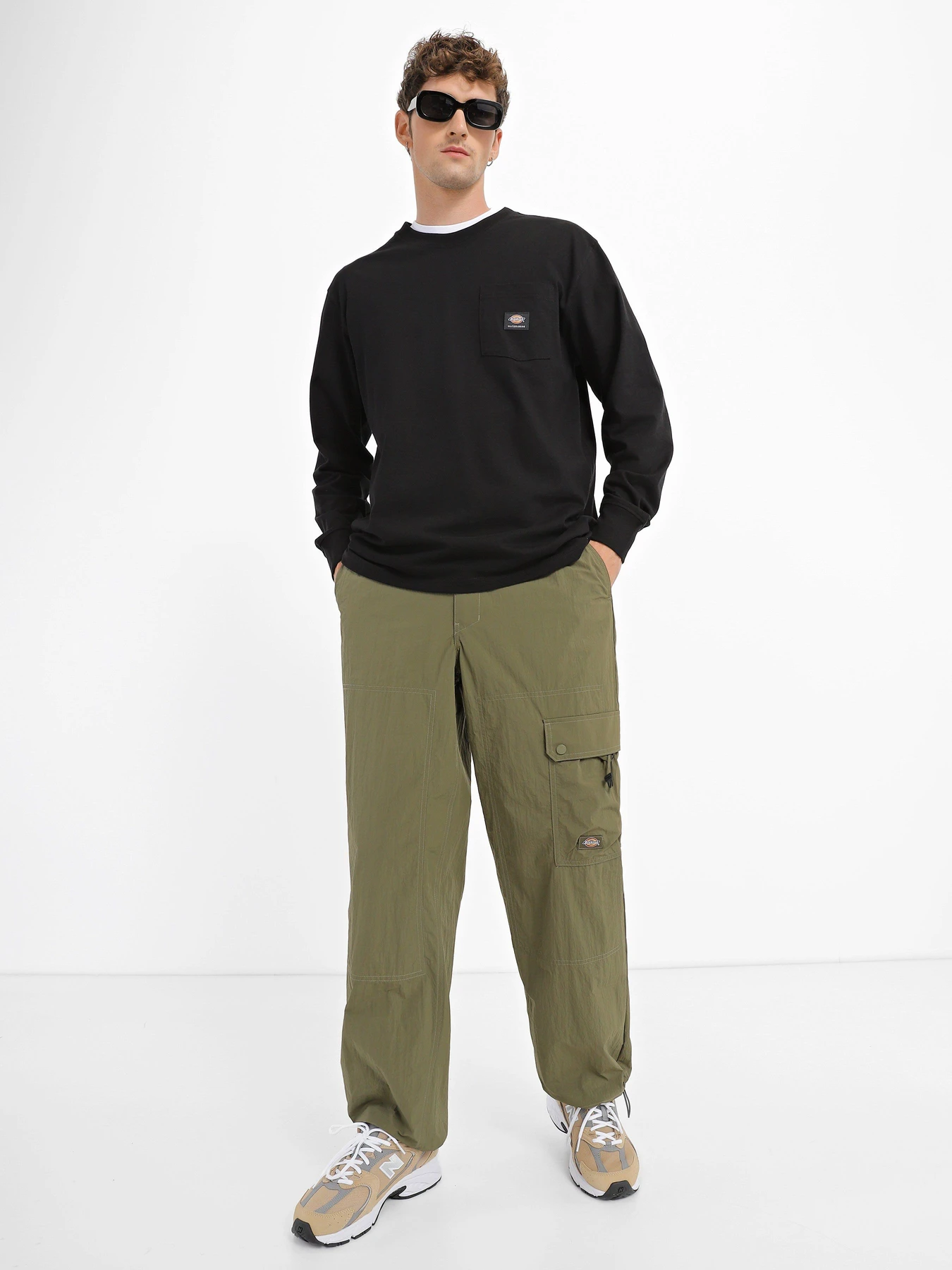 Худі та світшоти Dickies Mount Vista Pocket модель DK0A4YJQBLK1 Худі та світшоти Dickies Mount Vista Pocket модель DK0A4YJQBLK1 Фото