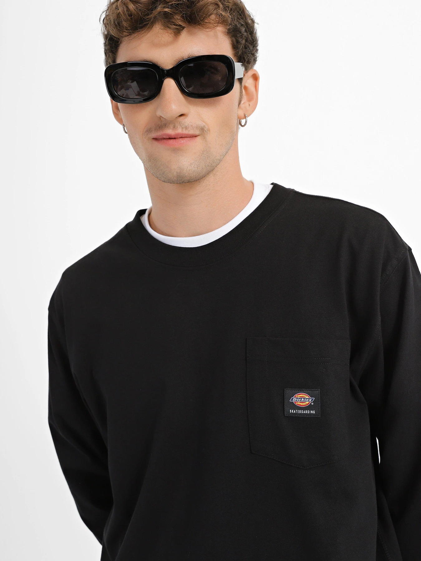 Худі та світшоти Dickies Mount Vista Pocket модель DK0A4YJQBLK1 Худі та світшоти Dickies Mount Vista Pocket модель DK0A4YJQBLK1 Фото