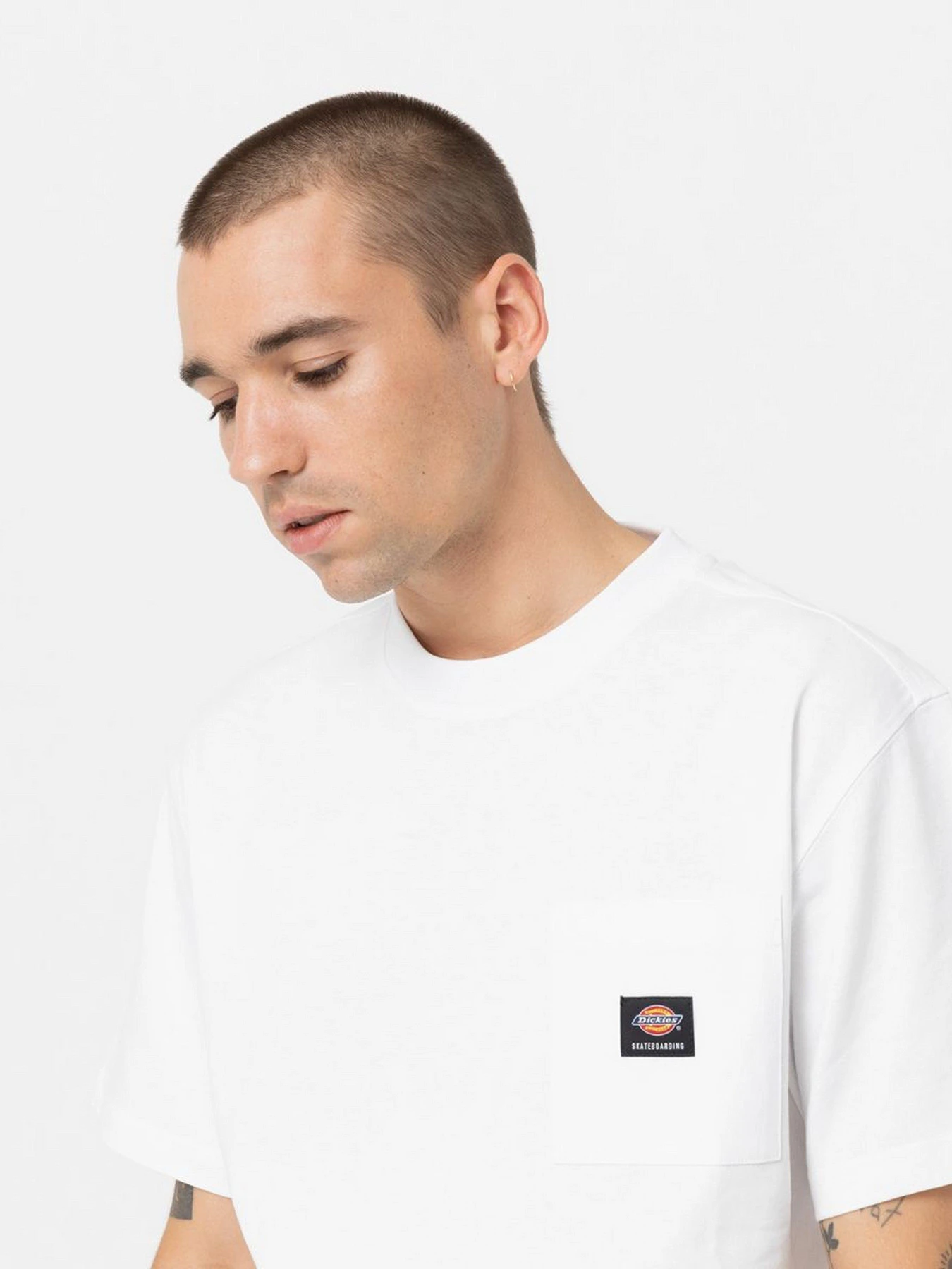 Футболки і поло Dickies Mount Vista Pocket модель DK0A4YJRWHX1 Футболки і поло Dickies Mount Vista Pocket модель DK0A4YJRWHX1 Фото