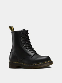 Черевики та чоботи DR. MARTENS модель 11822002 1460 Black Nappa Фото