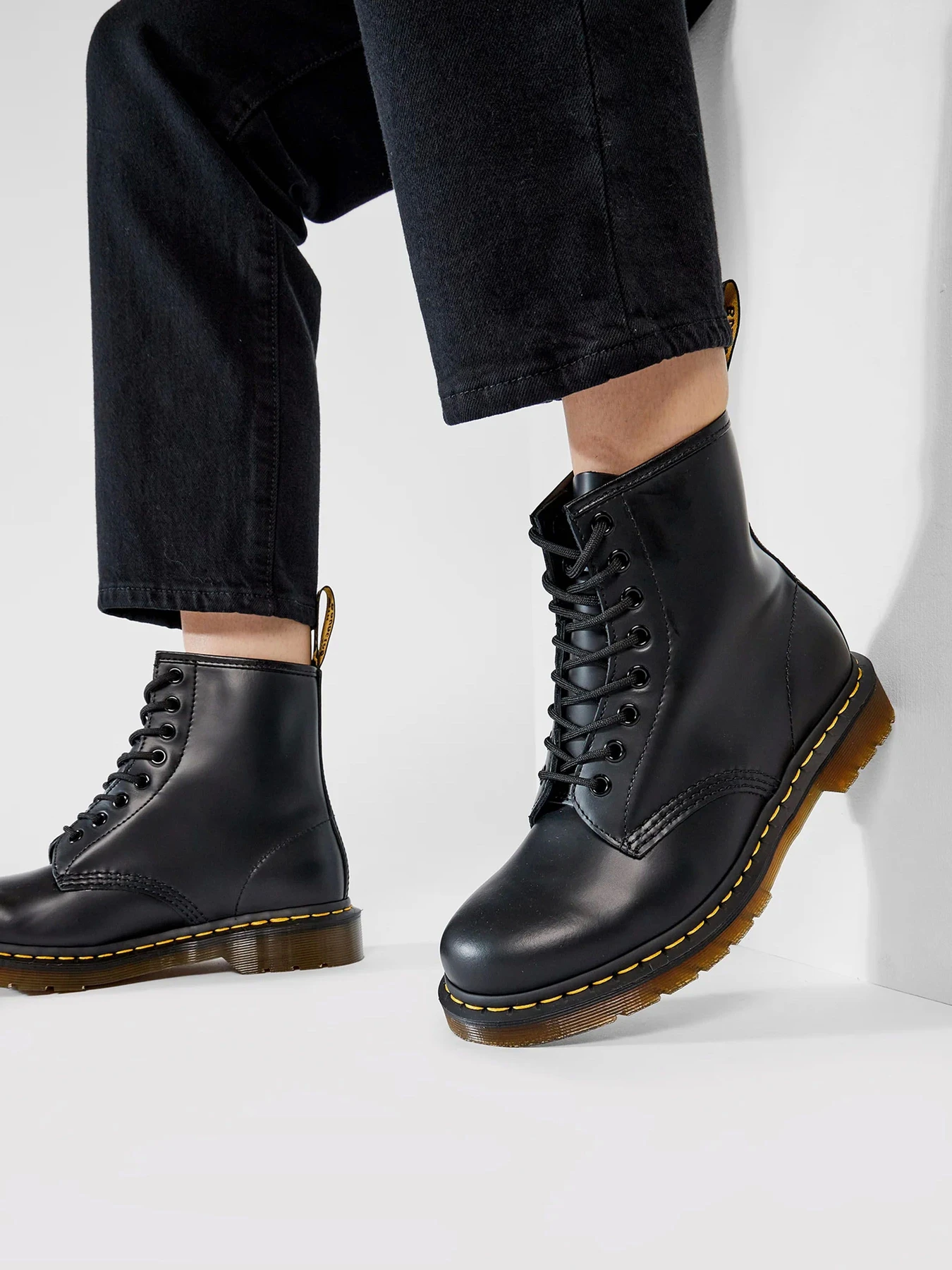 Ботинки и сапоги DR. MARTENS 1460 модель DM11822006 Фото