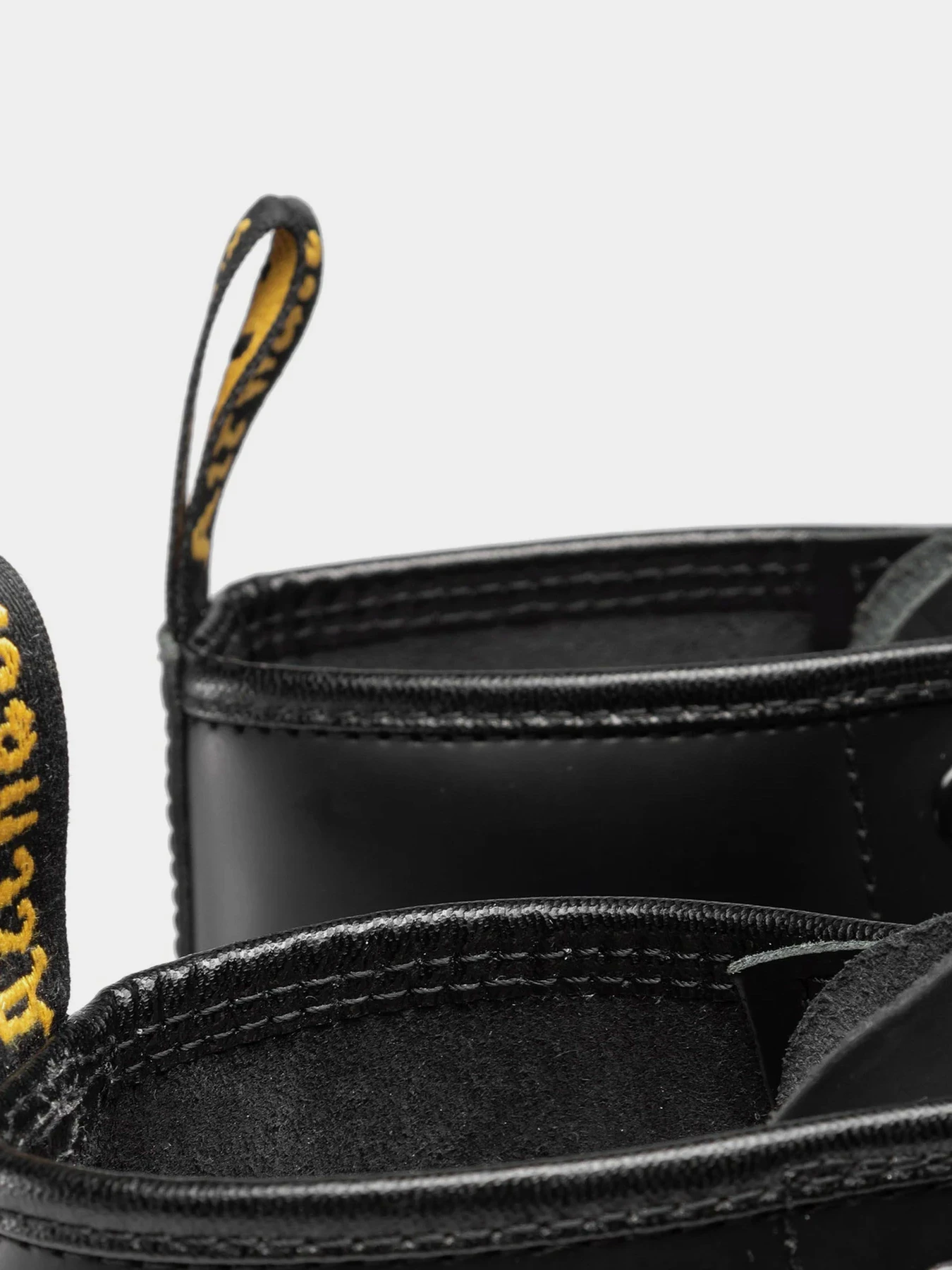 Ботинки и сапоги DR. MARTENS 101 YS модель DM26230001 Фото