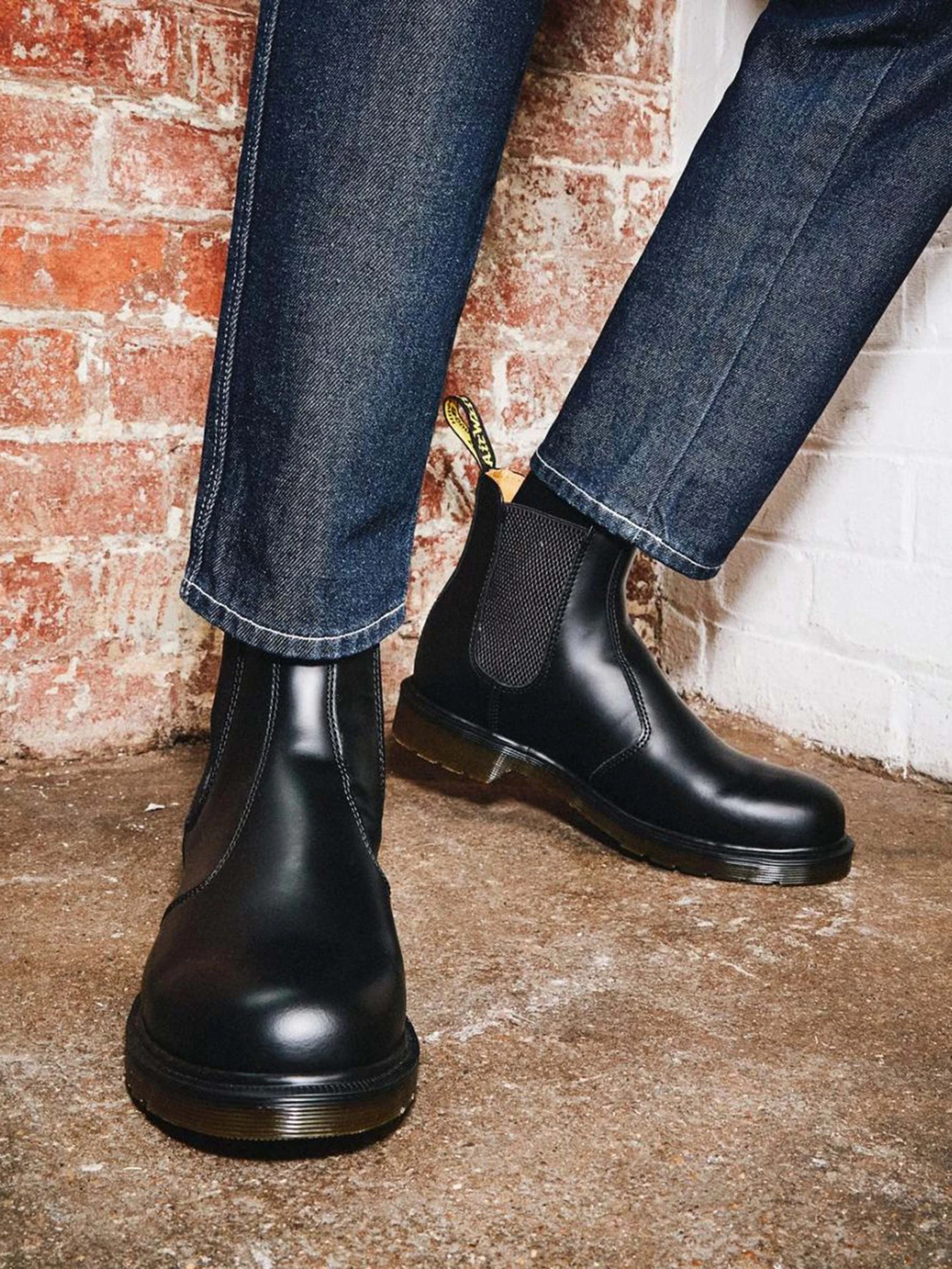 Черевики та чоботи DR. MARTENS модель 27100001 2976 Black Nappa Фото