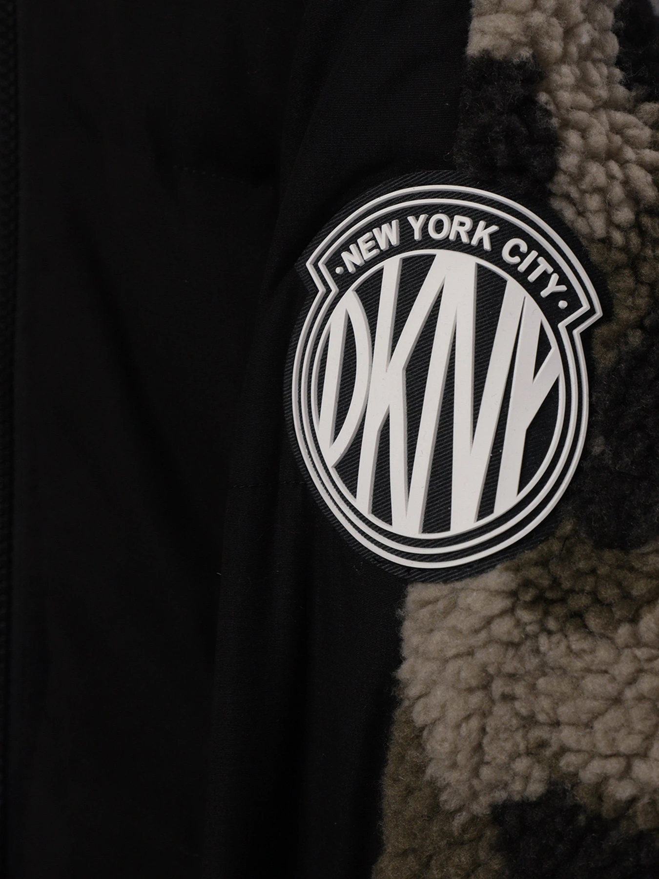 Куртки и дубленки DKNY модель D26346/09B Куртки и дубленки DKNY модель D26346/09B Фото