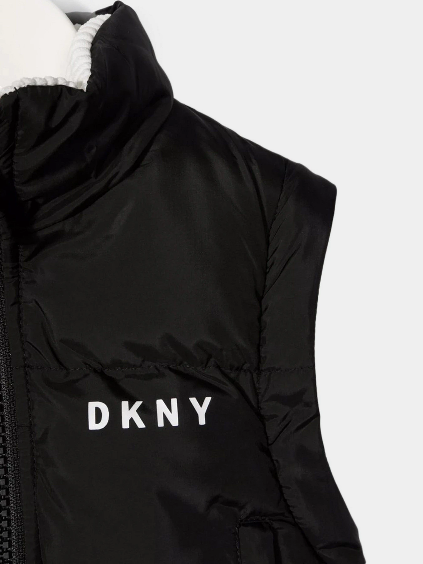 Куртки и дубленки DKNY модель D36646/09B Куртки и дубленки DKNY модель D36646/09B Фото