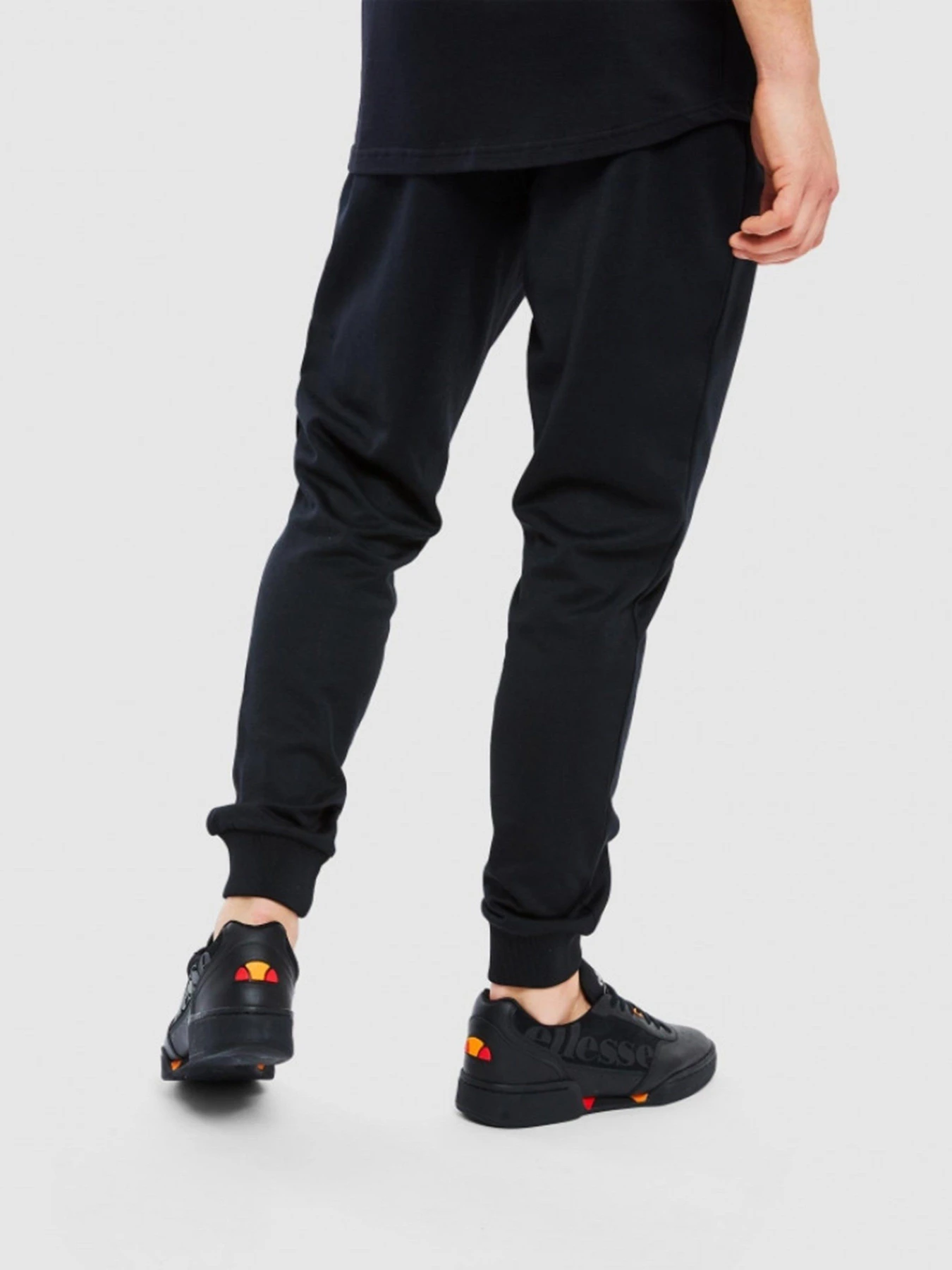 Брюки Ellesse модель SHI04351-BLACK Брюки Ellesse модель SHI04351-BLACK Фото