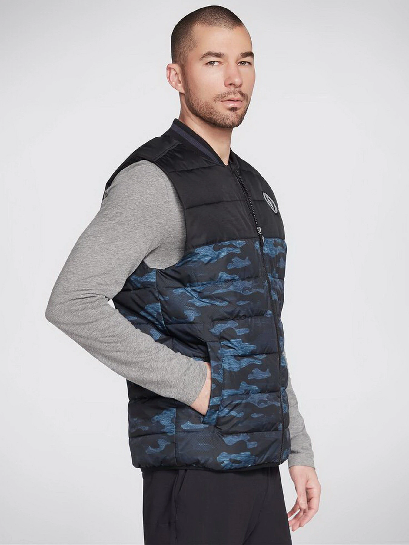 Куртки та дублянки Skechers GOWALK Trail Vest модель MJA216 NVMT Куртки та дублянки Skechers GOWALK Trail Vest модель MJA216 NVMT Фото