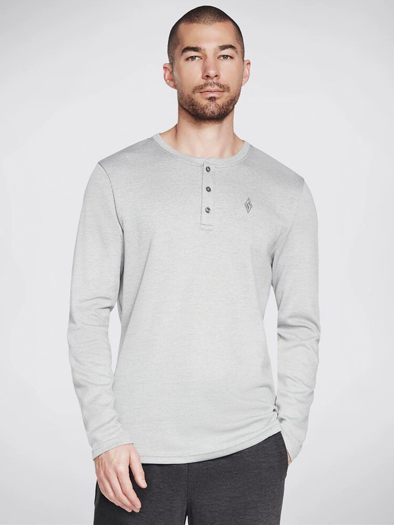 Худи и свитшоты Skechers Apparel GOknit Pique Henley модель M3LT159 LTGY Худи и свитшоты Skechers Apparel GOknit Pique Henley модель M3LT159 LTGY Фото
