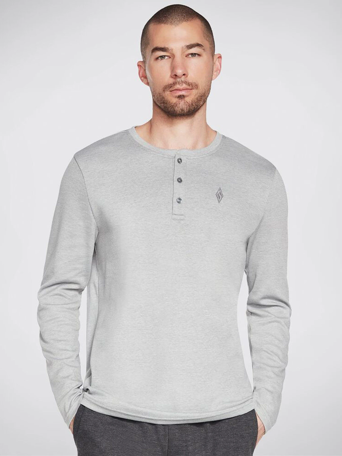 Худи и свитшоты Skechers Apparel GOknit Pique Henley модель M3LT159 LTGY Худи и свитшоты Skechers Apparel GOknit Pique Henley модель M3LT159 LTGY Фото