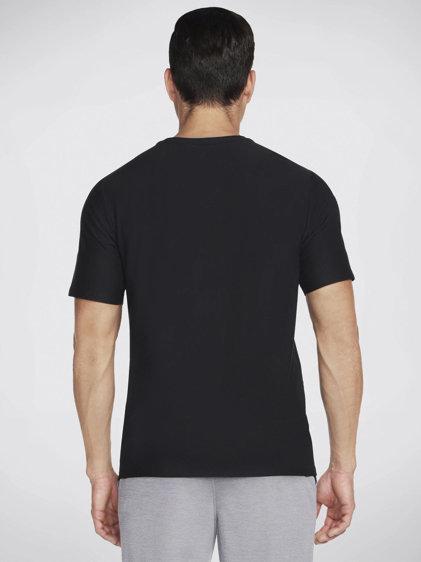 Футболки і поло Skechers GODRI ALL DAY SOLID TEE модель TS107B BLK Фото