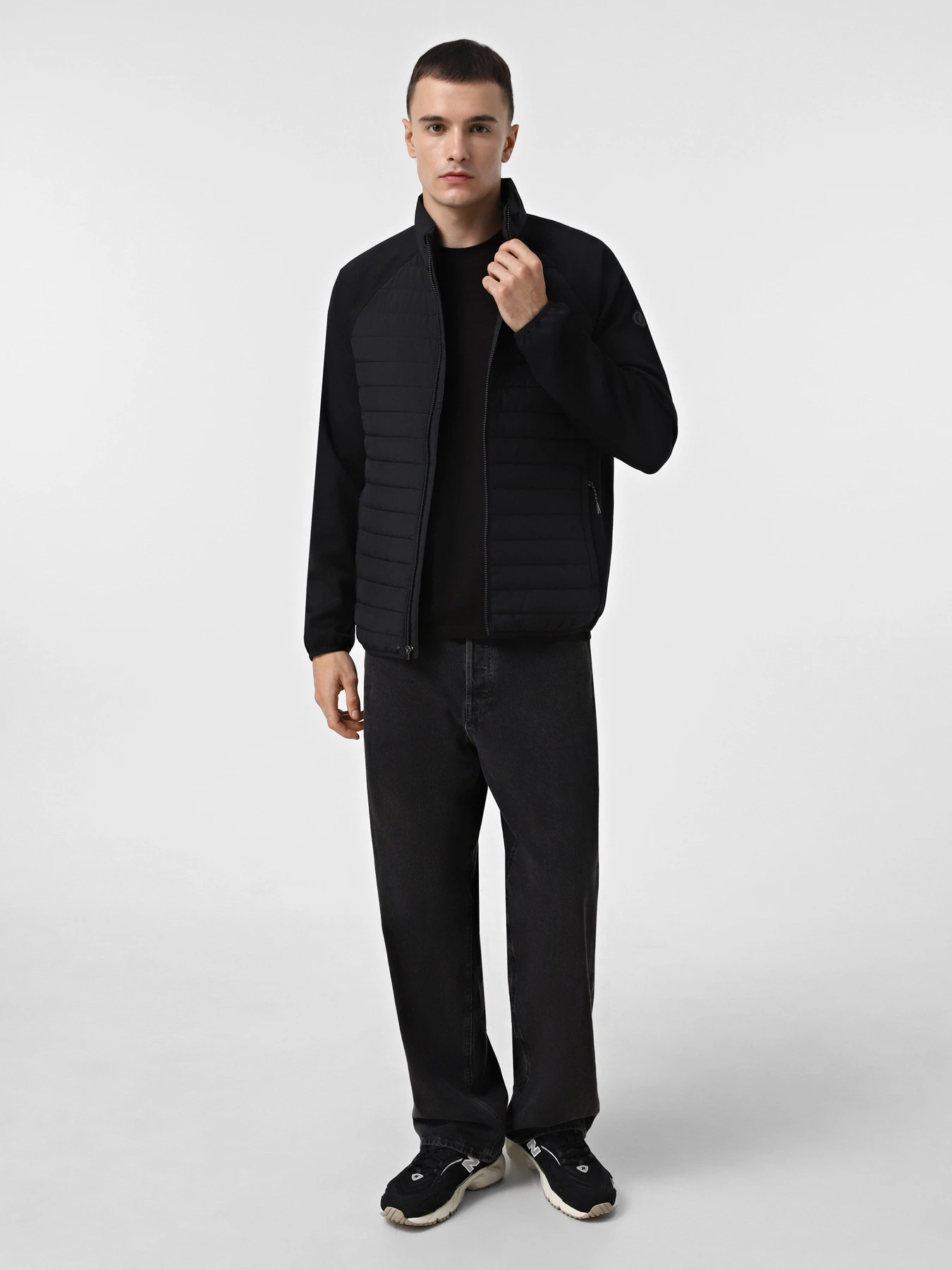 Куртки и дубленки Skechers Goshield Hybrid Jacket 2.0 модель JA141 BLK Куртки и дубленки Skechers Goshield Hybrid Jacket 2.0 модель JA141 BLK Фото