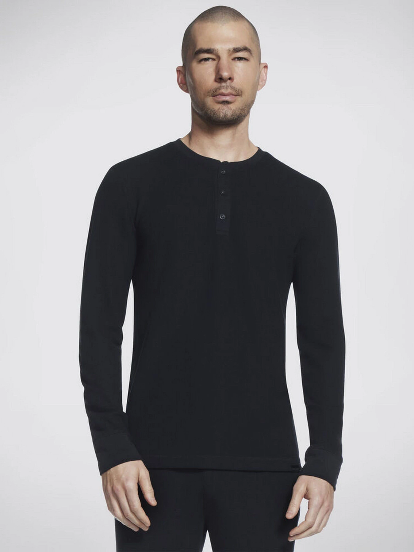 Худі та світшоти Skechers GO Knit Waffle Henley модель LT18 BLK Худі та світшоти Skechers GO Knit Waffle Henley модель LT18 BLK Фото
