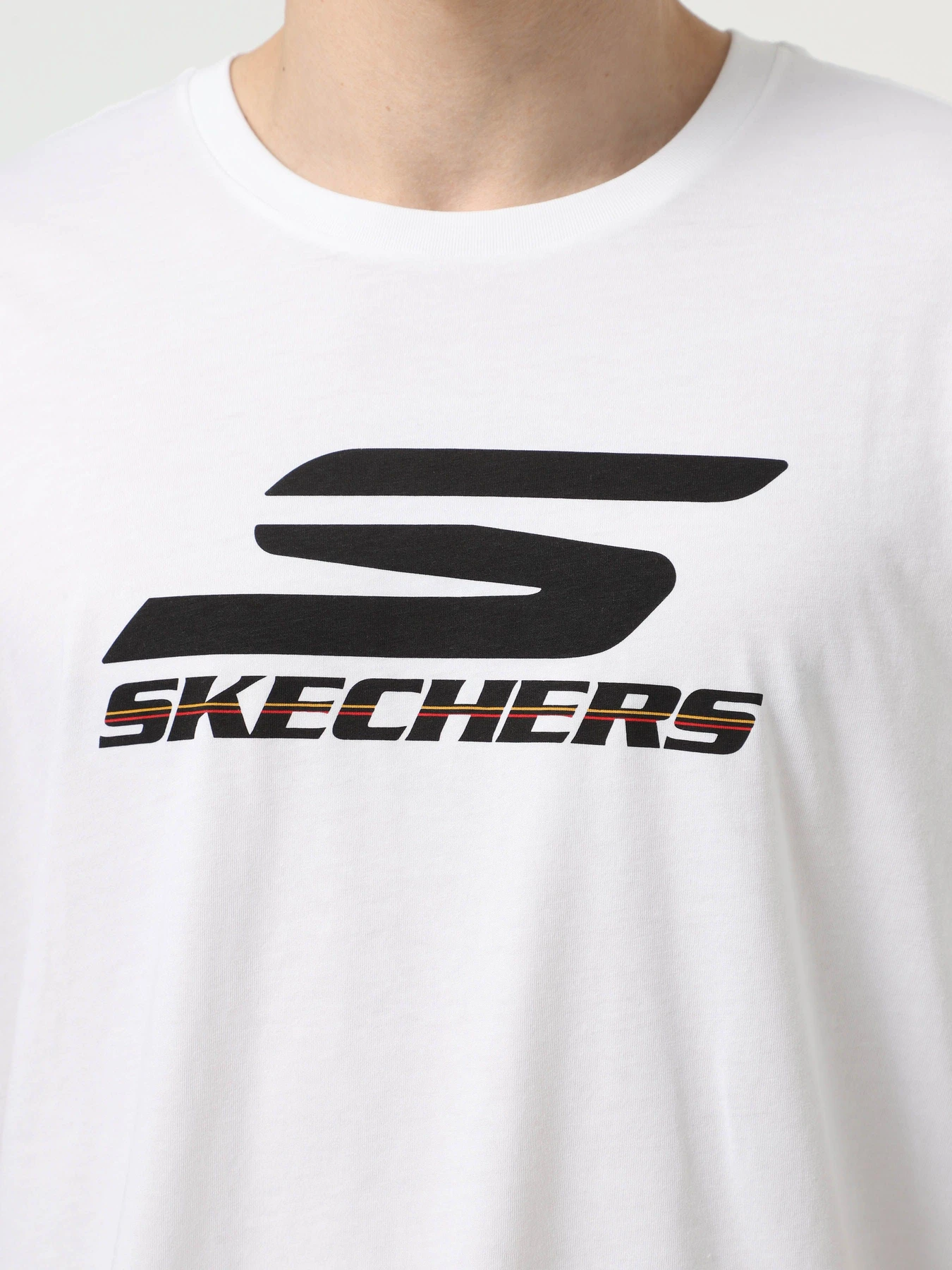 Футболки і поло Skechers PERFORMANCE LOGO TEE модель TS240 WHT Футболки і поло Skechers PERFORMANCE LOGO TEE модель TS240 WHT Фото