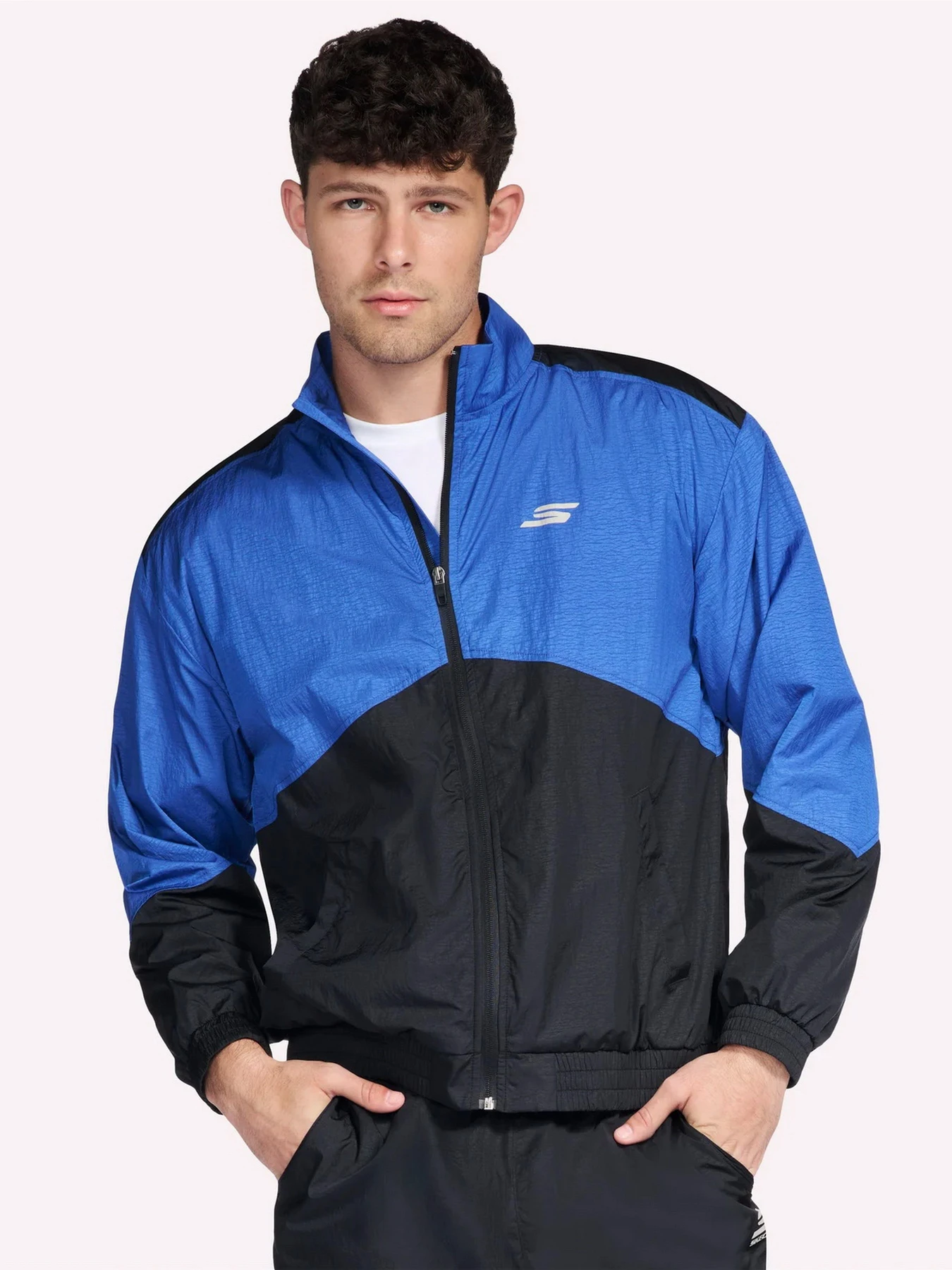 Худи и свитшоты Skechers GOSHIELD PACE JACKET модель JA260 BLK Худи и свитшоты Skechers GOSHIELD PACE JACKET модель JA260 BLK Фото