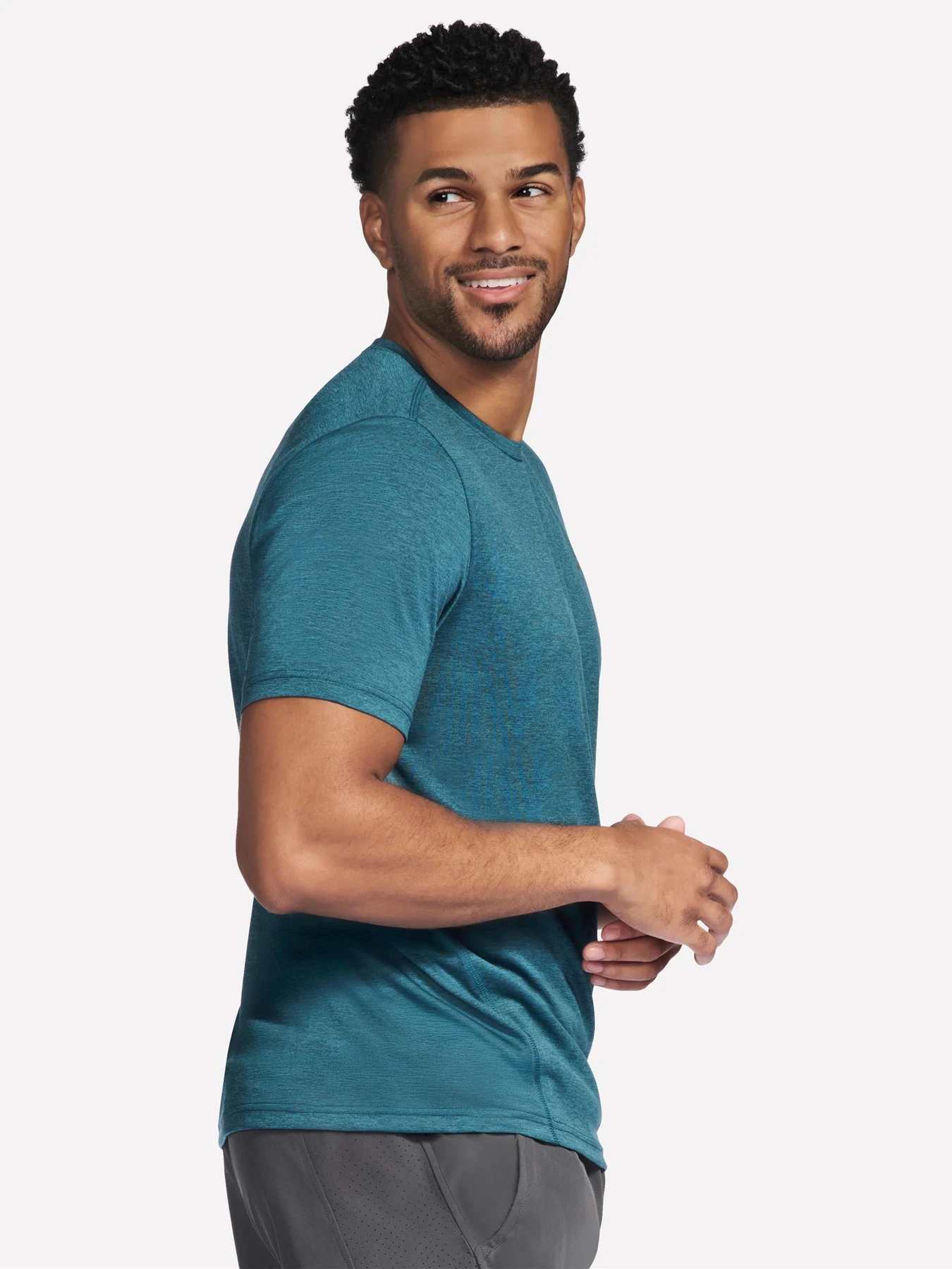 Футболки и поло Skechers PERFORMANCE CHARGE TEE модель TS233 CCTL Футболки и поло Skechers PERFORMANCE CHARGE TEE модель TS233 CCTL Фото