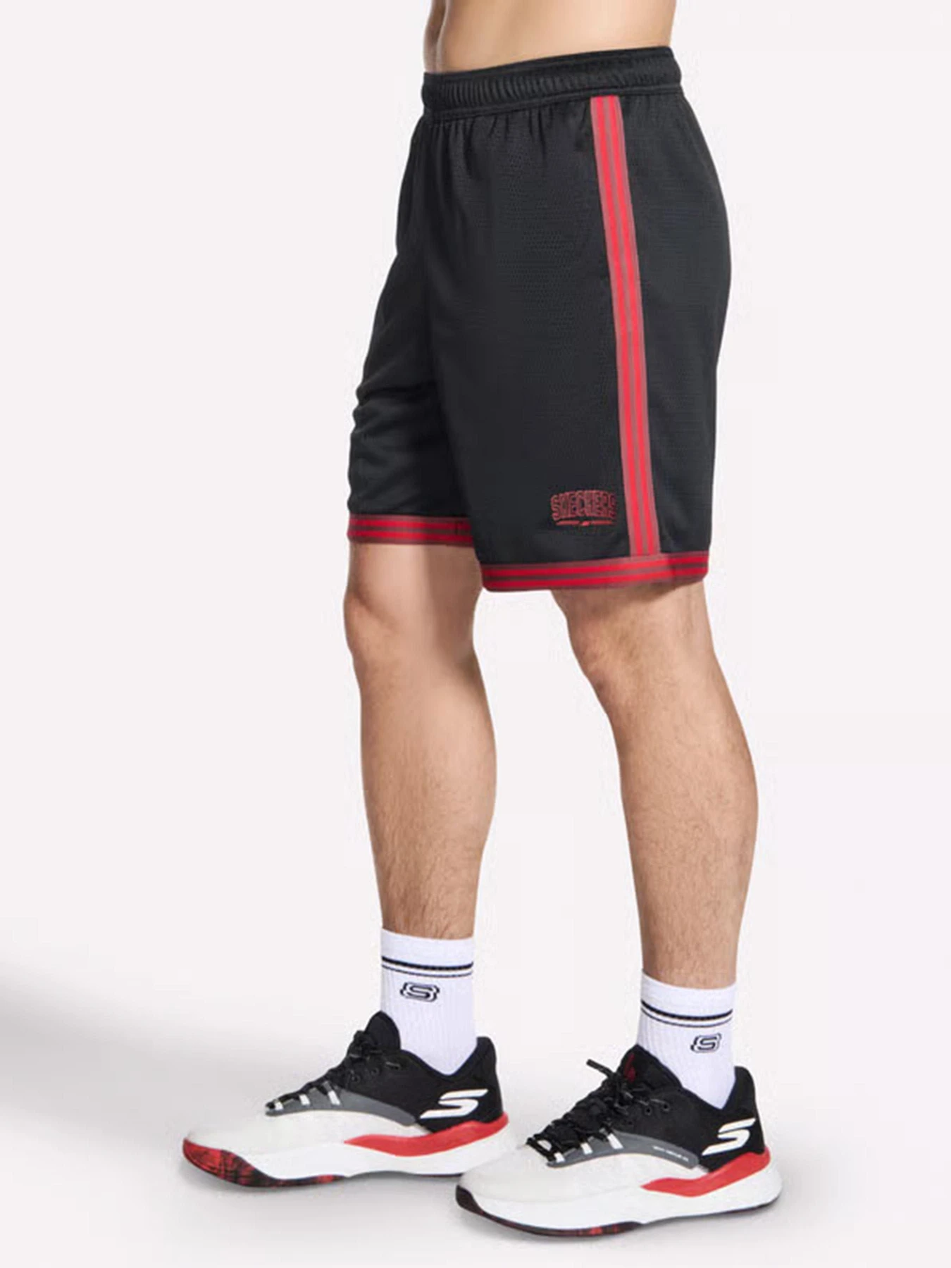 Шорты Skechers SKECHERS STREET BASKETBALL 8” модель SH137 BLK Шорты Skechers SKECHERS STREET BASKETBALL 8” модель SH137 BLK Фото