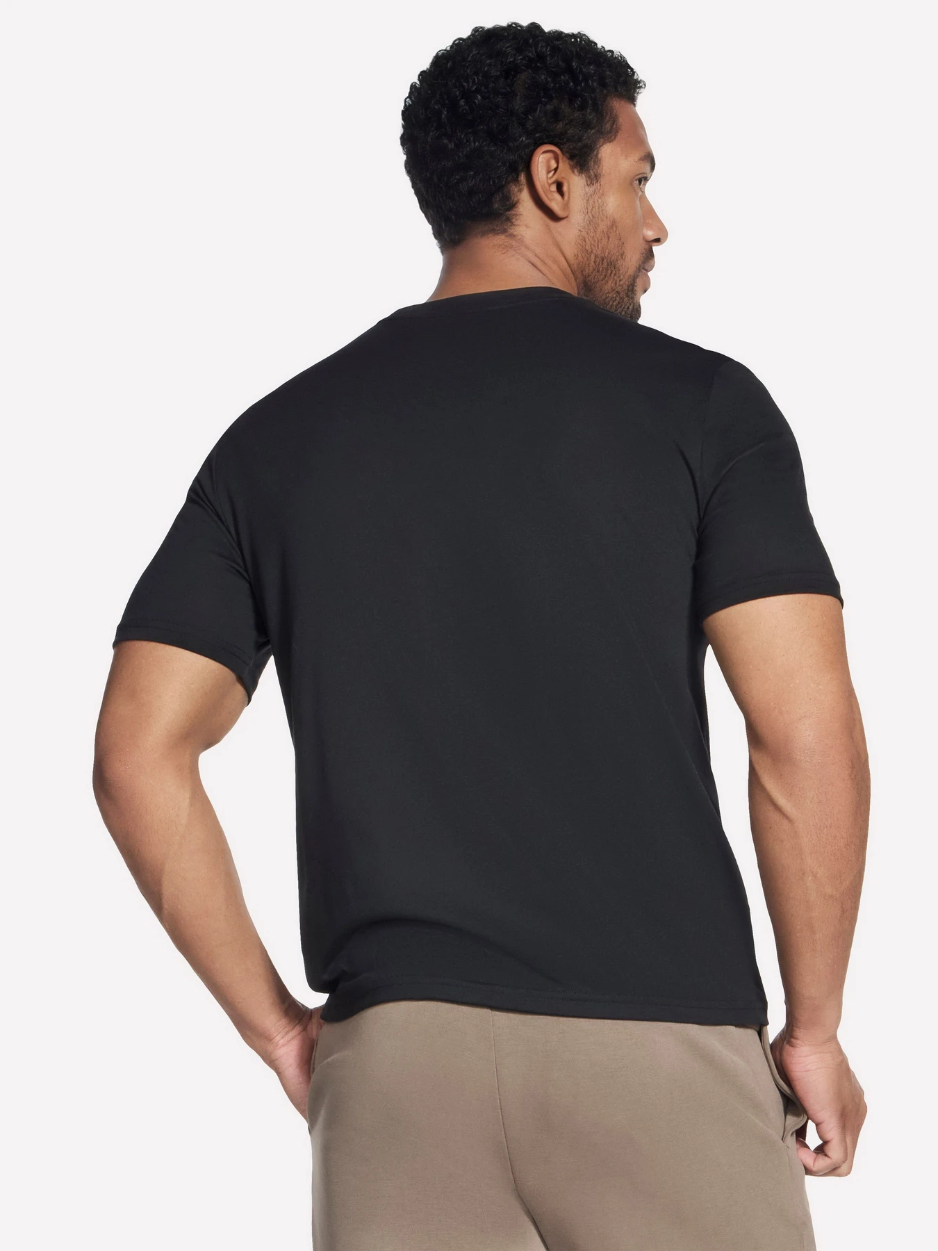 Футболки и поло Skechers SKECHERS ENDURANCE EDGE TEE модель TS389 BLK Футболки и поло Skechers SKECHERS ENDURANCE EDGE TEE модель TS389 BLK Фото