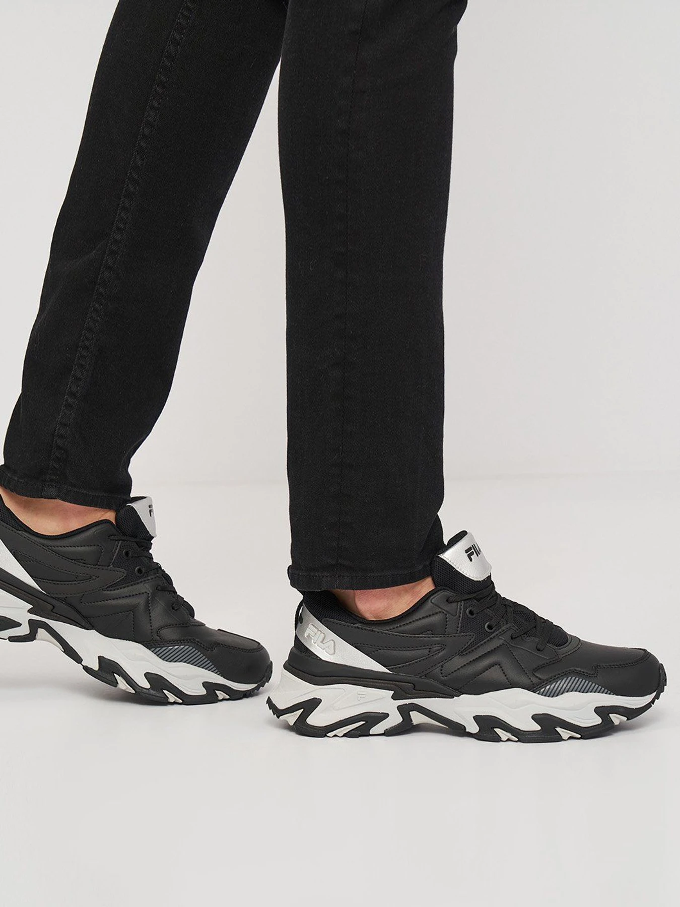 Кроссовки FILA TRACE LOW модель 111041-99 Кроссовки FILA TRACE LOW модель 111041-99 Фото