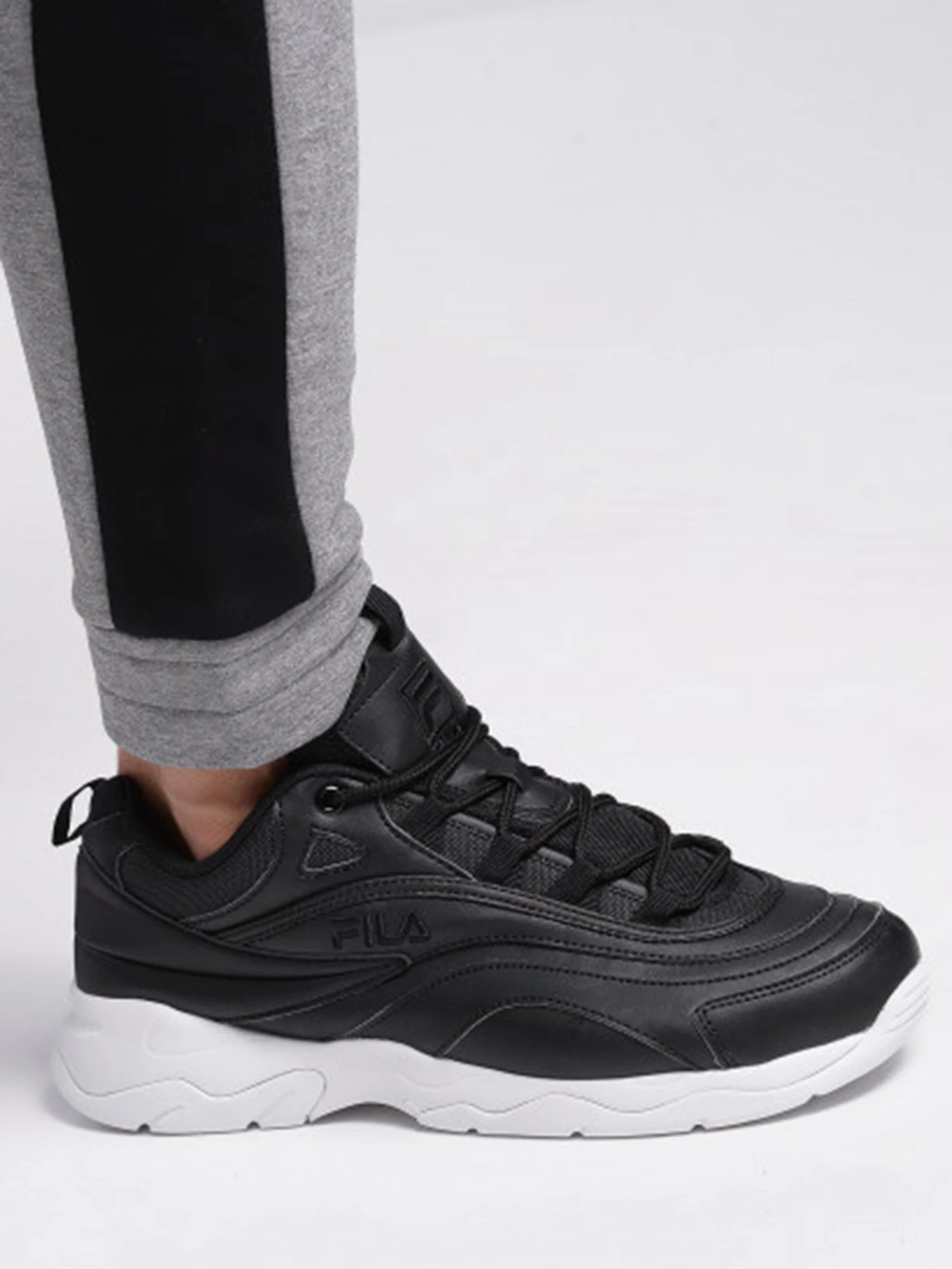 Кроссовки FILA Ray модель 1RM00577-001 Кроссовки FILA Ray модель 1RM00577-001 Фото