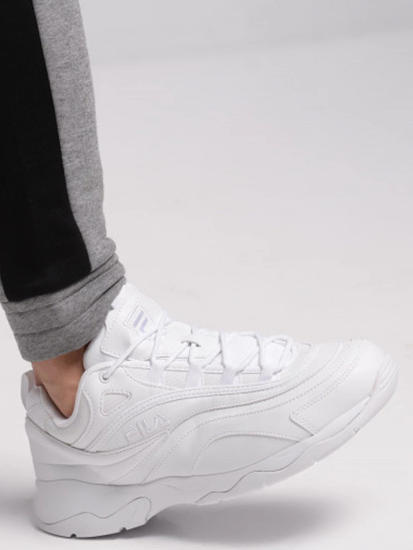 Кроссовки FILA Ray модель 1RM00577-100 Кроссовки FILA Ray модель 1RM00577-100 Фото