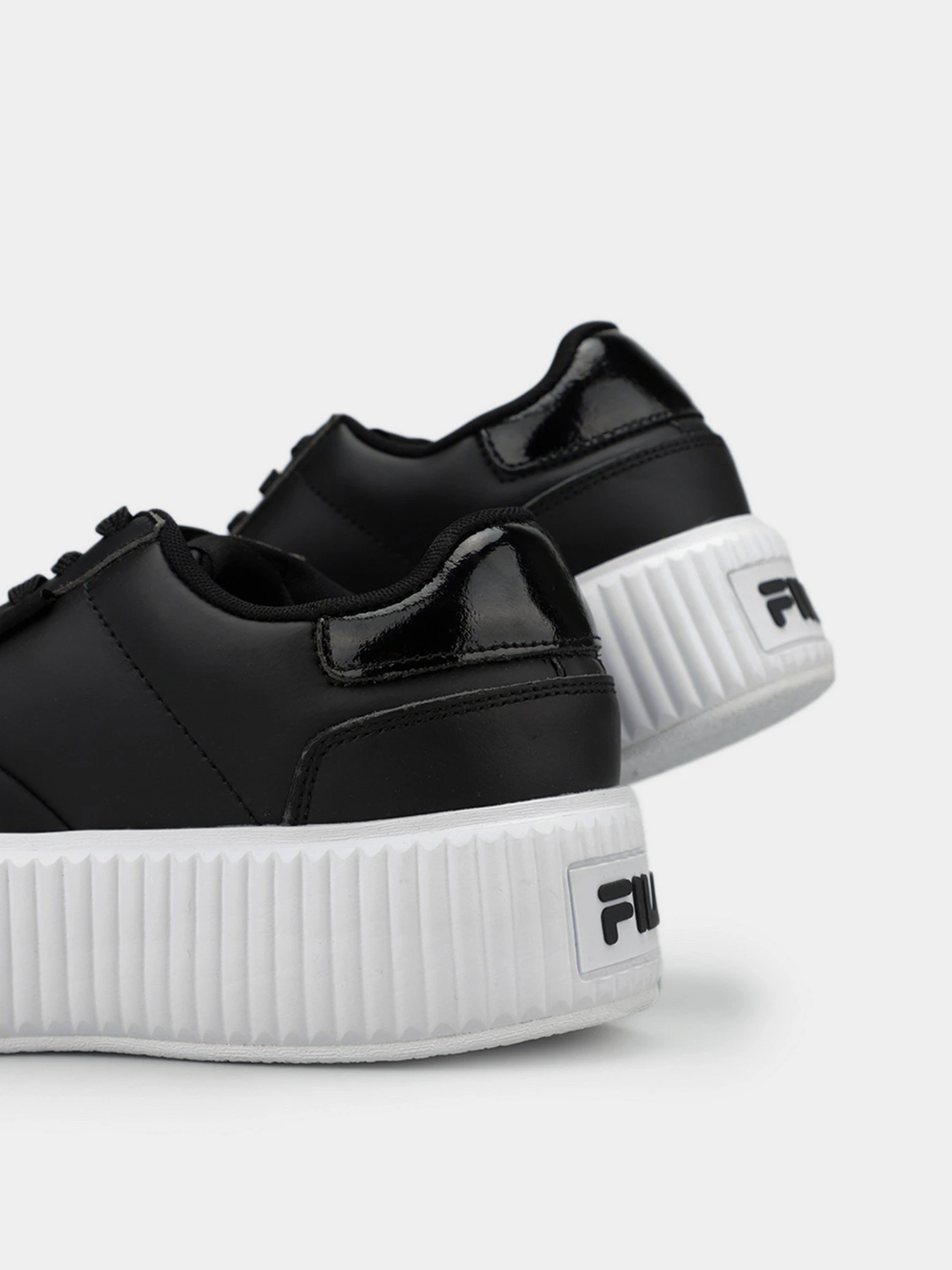 Кеды FILA Sandblast Oversole модель 5CM01621-013 Кеды FILA Sandblast Oversole модель 5CM01621-013 Фото