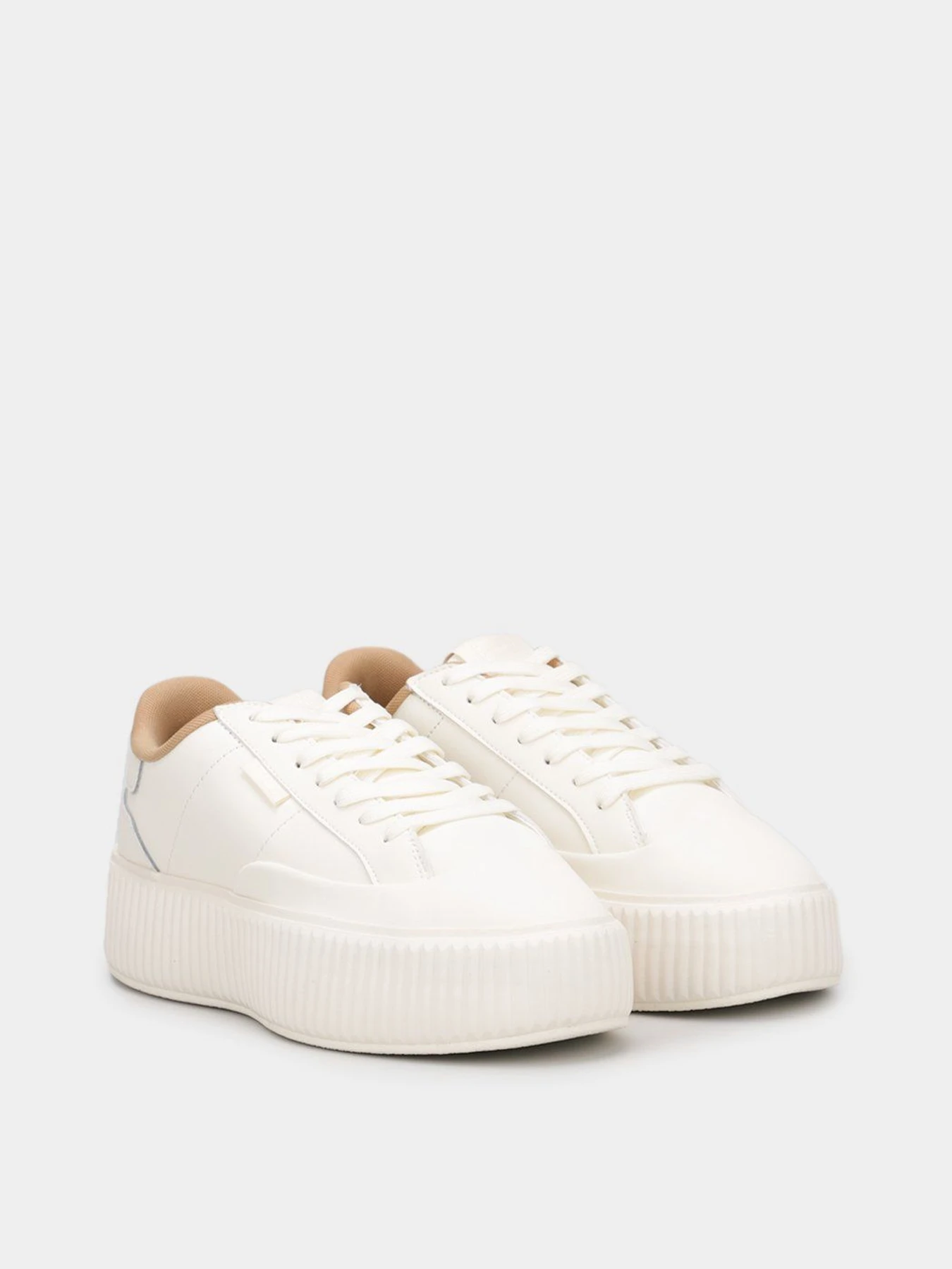 Кроссовки FILA Sandblast Oversole модель 5CM01621-156 Кроссовки FILA Sandblast Oversole модель 5CM01621-156 Фото