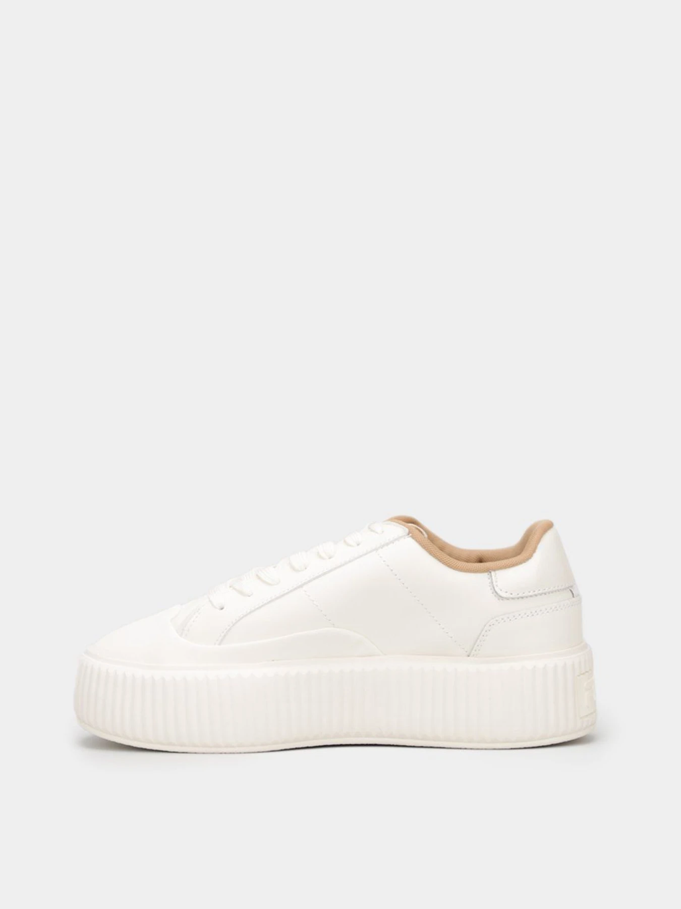 Кроссовки FILA Sandblast Oversole модель 5CM01621-156 Кроссовки FILA Sandblast Oversole модель 5CM01621-156 Фото