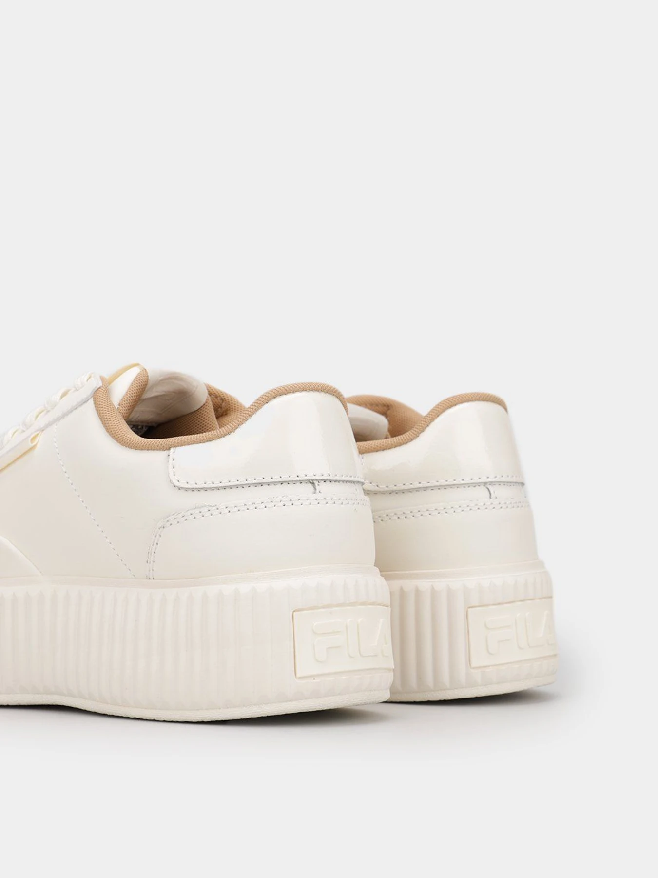 Кроссовки FILA Sandblast Oversole модель 5CM01621-156 Кроссовки FILA Sandblast Oversole модель 5CM01621-156 Фото