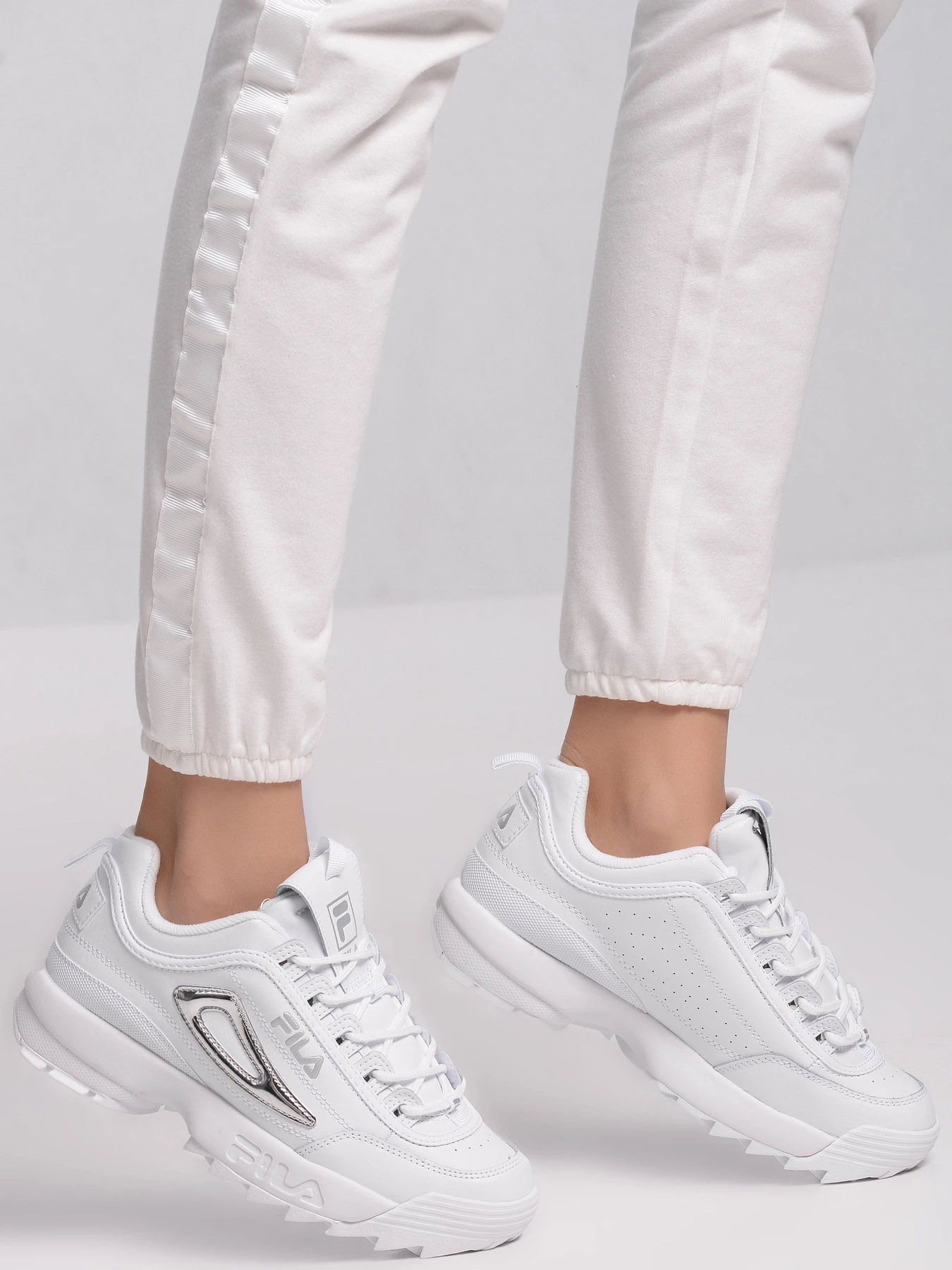 Кросівки FILA Disruptor II Metallic Accent модель 5FM00702-103 Кросівки FILA Disruptor II Metallic Accent модель 5FM00702-103 Фото