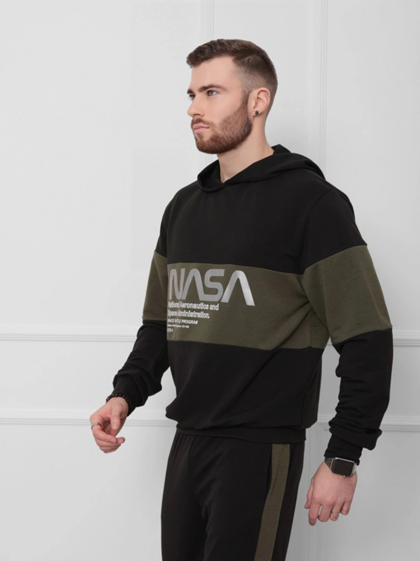 Худи и свитшоты ISSA Plus модель GN-408_черный/хаки Худи и свитшоты ISSA Plus модель GN-408_черный/хаки Фото